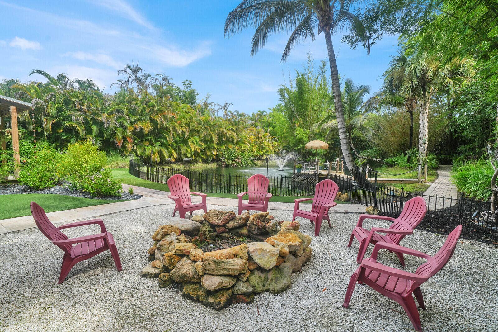 13432 153RD Road N, Jupiter, FL 33478 Fire pit seating area