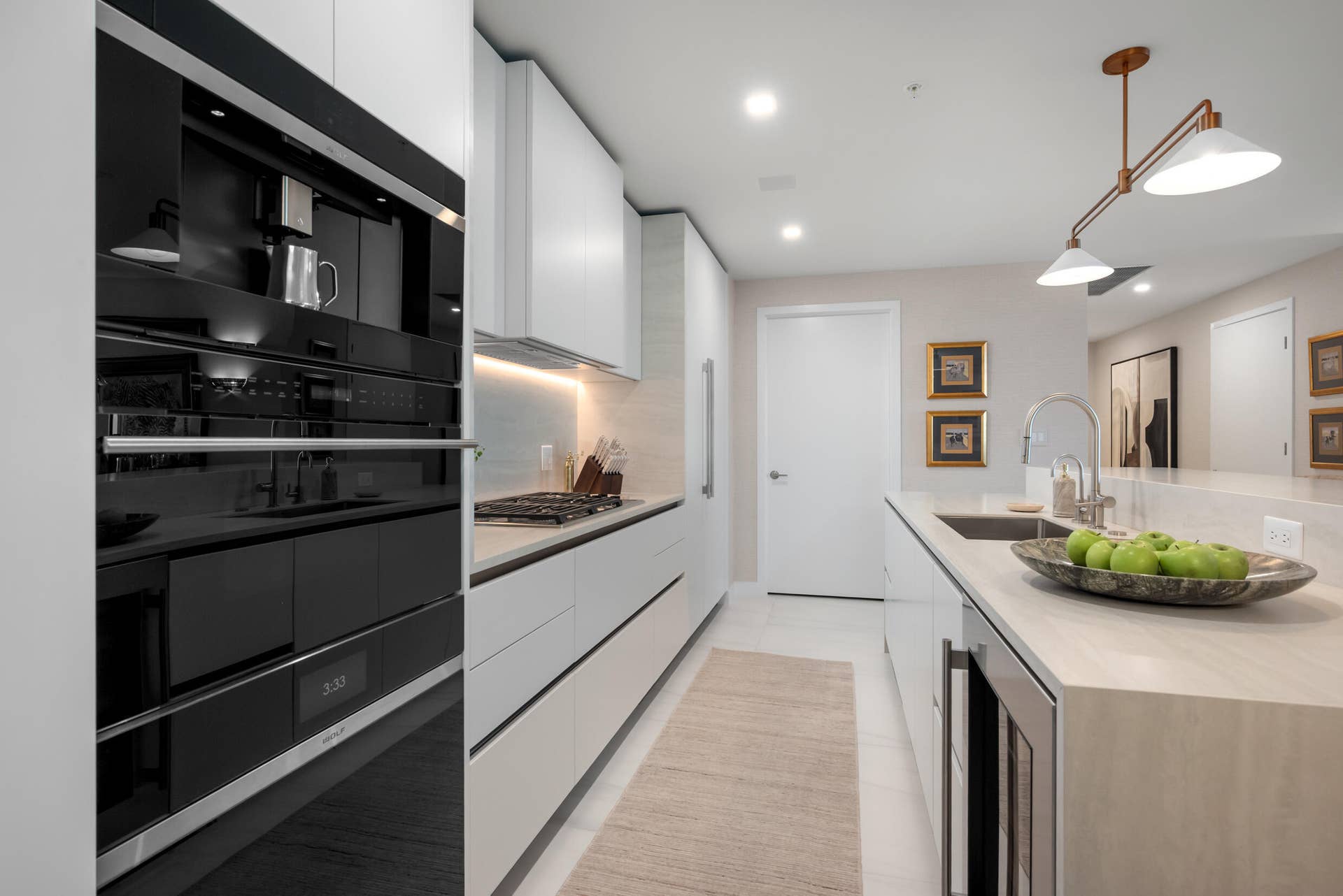 900 N Ocean Boulevard, #MPH02, Pompano Beach, FL 33062 Kitchen