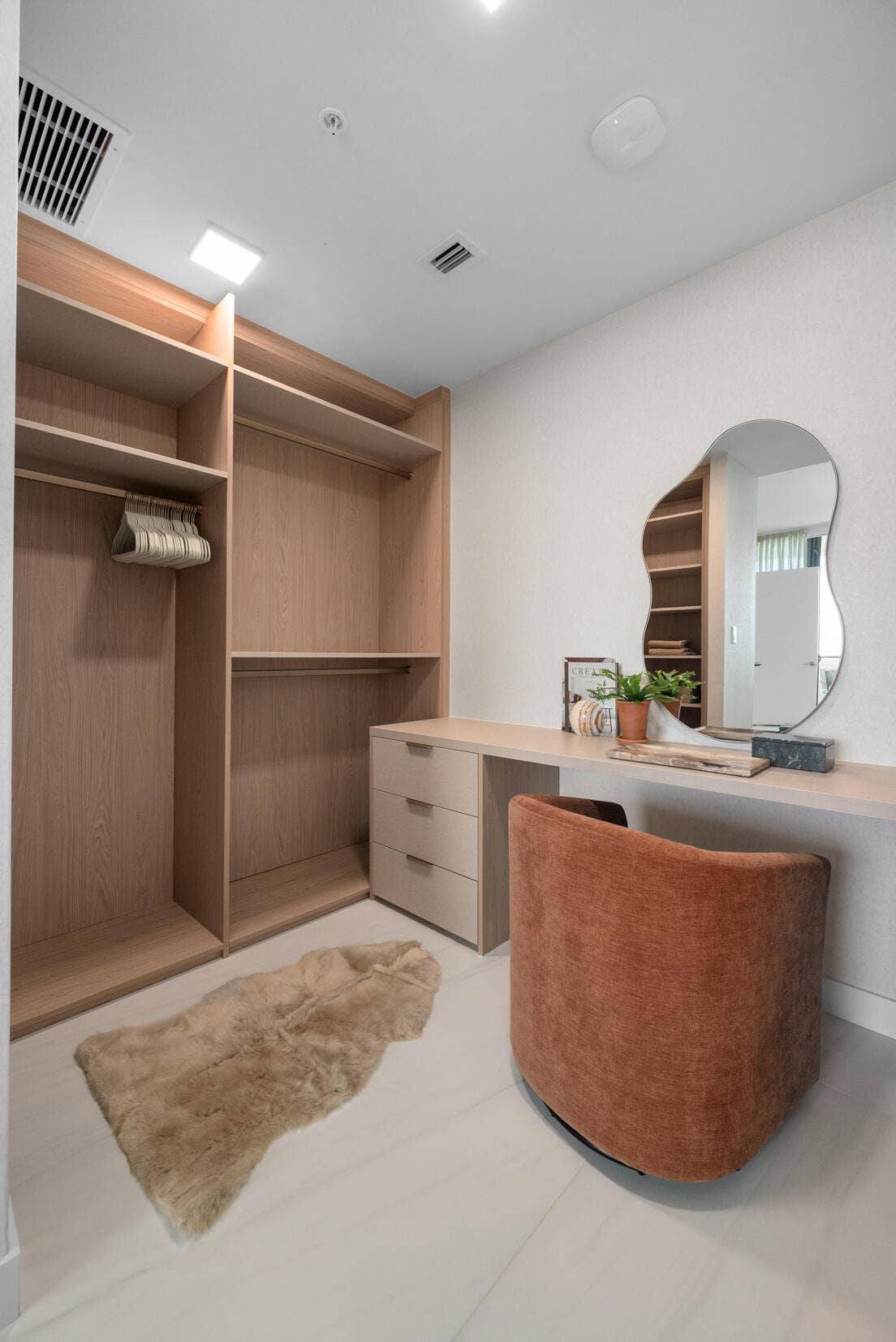 900 N Ocean Boulevard, #MPH02, Pompano Beach, FL 33062 Guest Closet