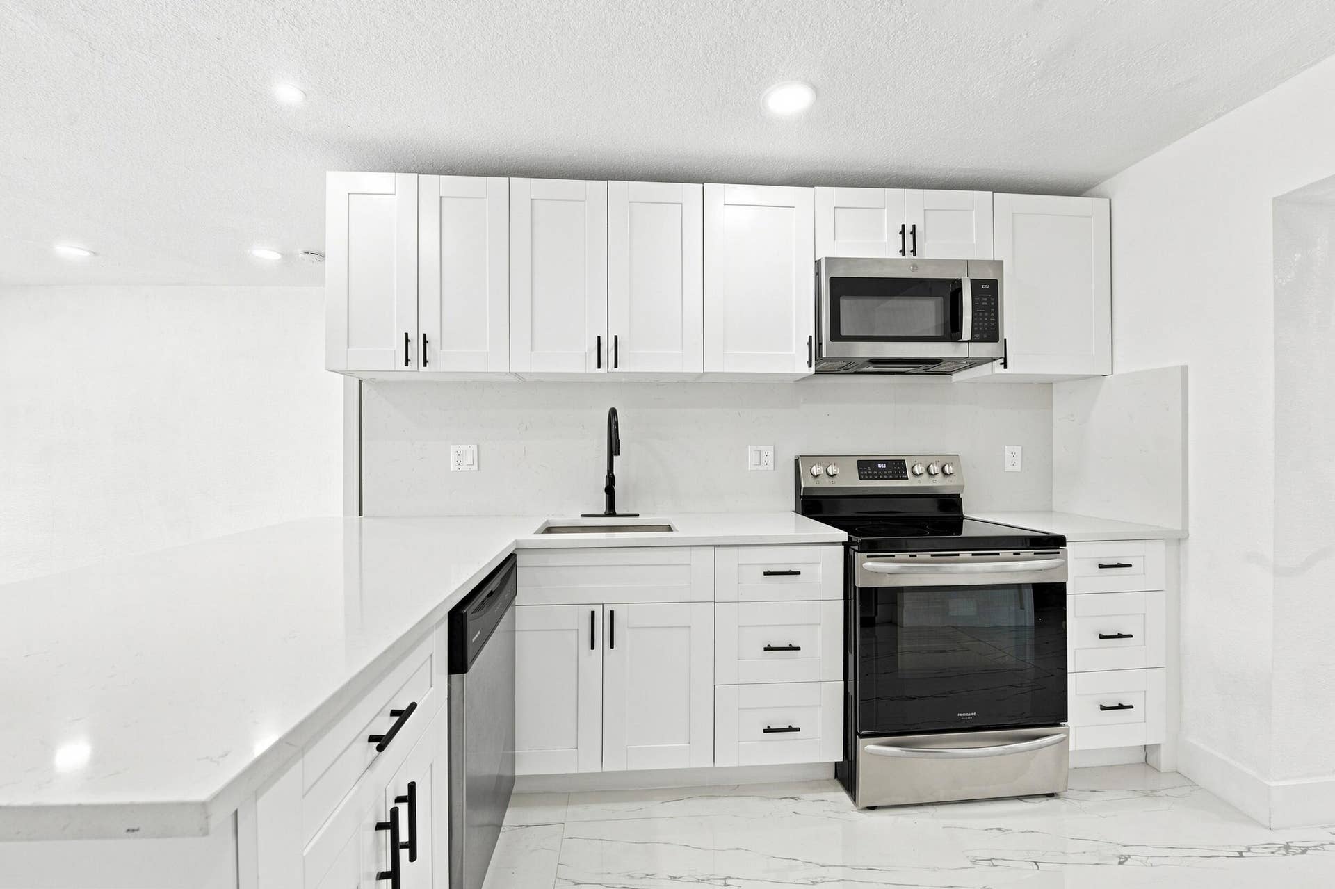 2801 NE 8TH Terrace, Pompano Beach, FL 33064 15__dsc8267