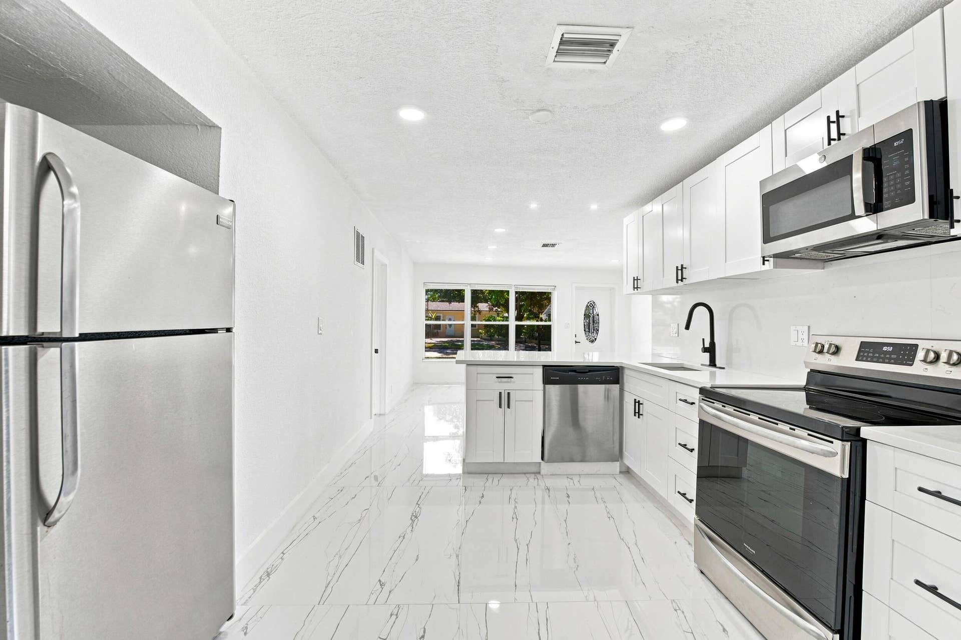 2801 NE 8TH Terrace, Pompano Beach, FL 33064 17__dsc8277