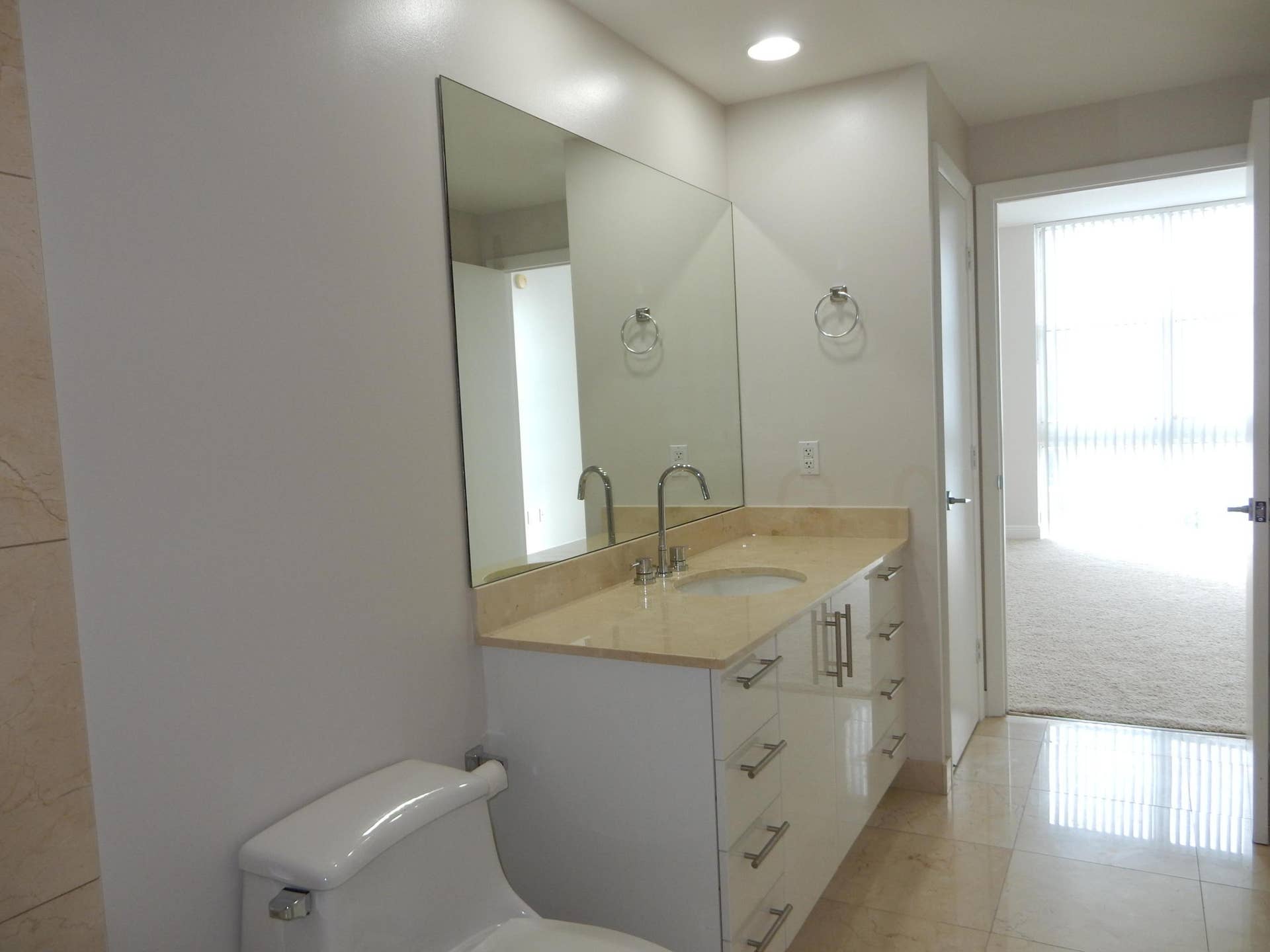 550 Okeechobee Boulevard, #714, West Palm Beach, FL 33401 Bathroom