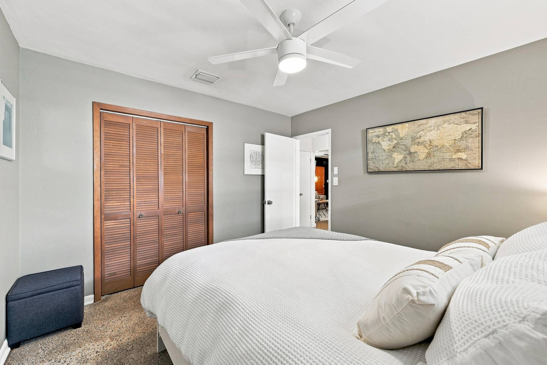 27_bedroom
