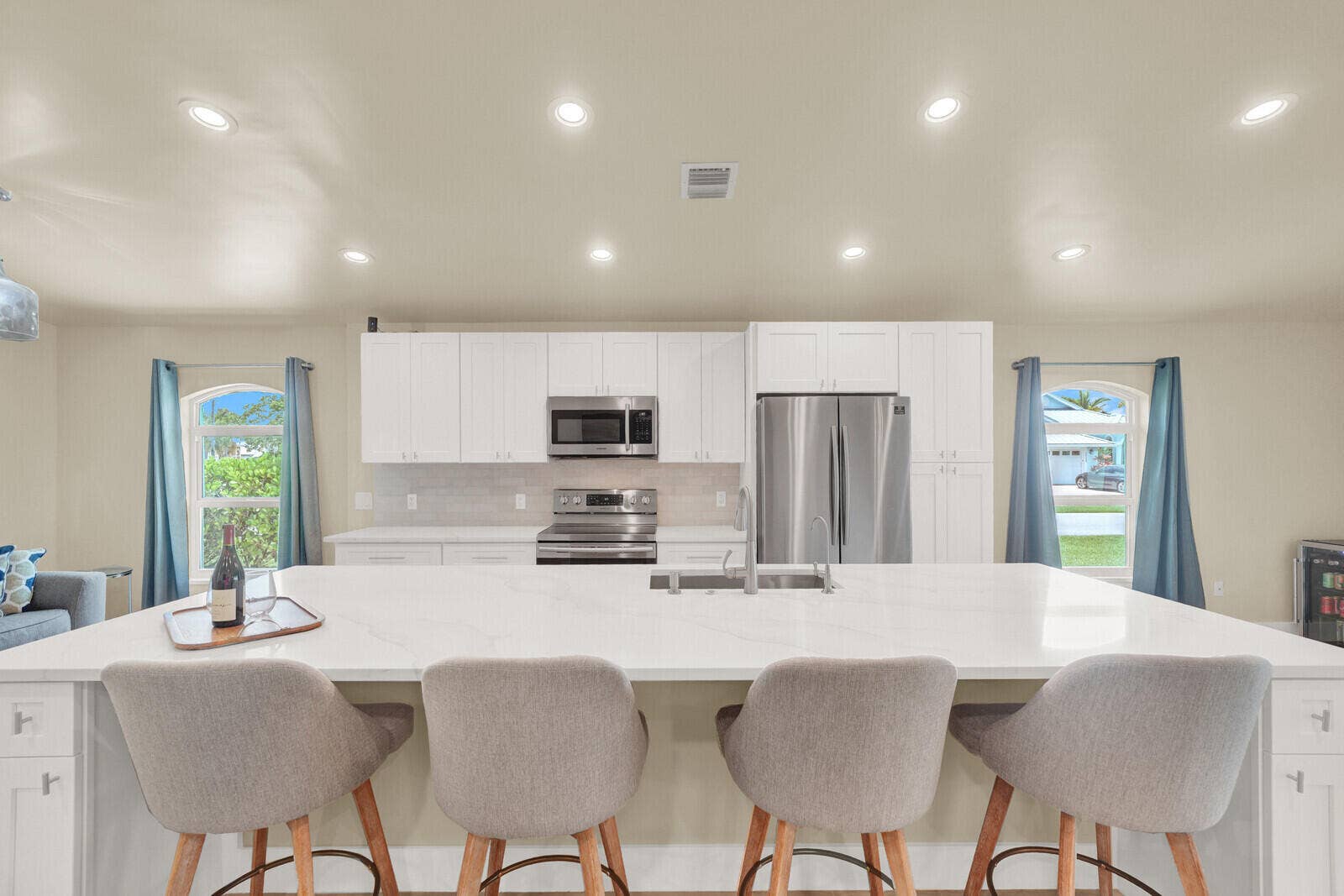 6371 DANIA Street, Jupiter, FL 33458 Kitchen