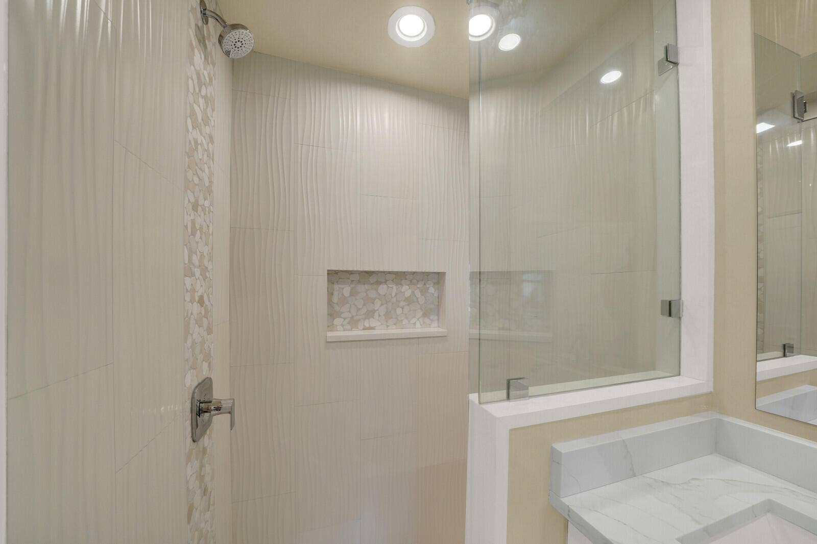 6371 DANIA Street, Jupiter, FL 33458 En-Suite Primary Bathroom