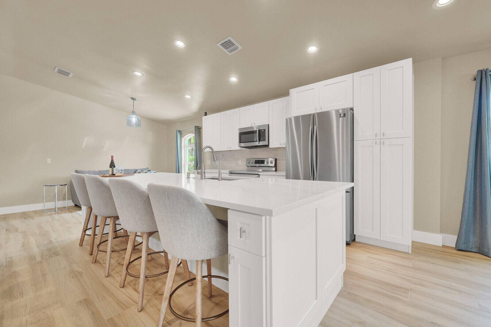 6371 DANIA Street, Jupiter, FL 33458 Kitchen