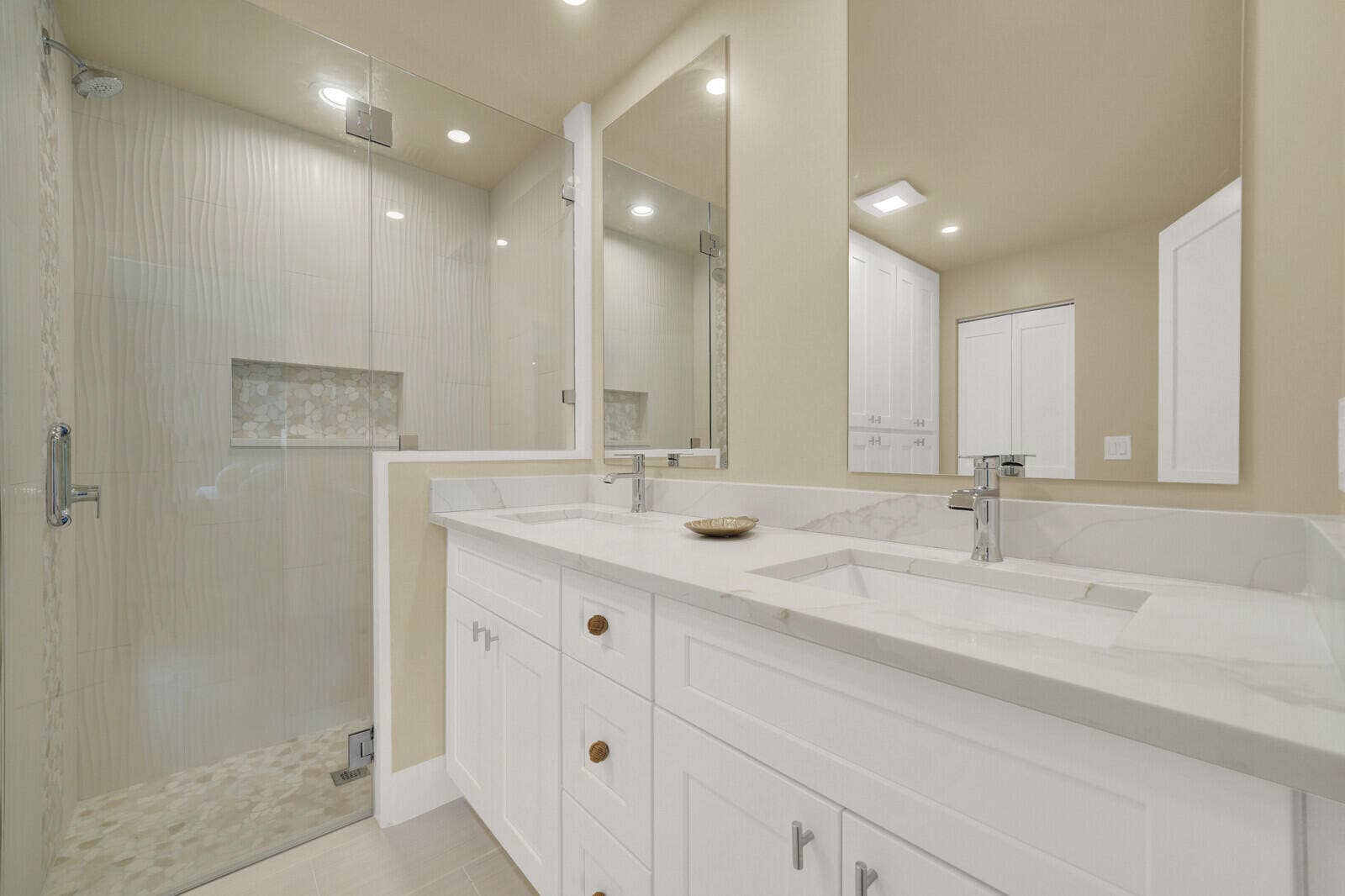 6371 DANIA Street, Jupiter, FL 33458 En-Suite Primary Bathroom