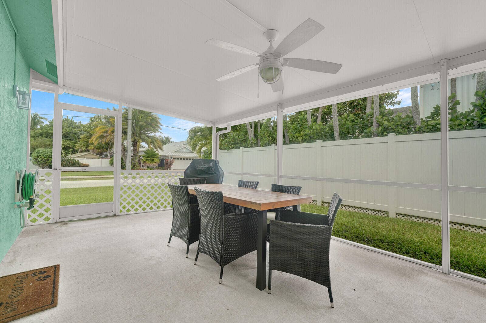 6371 DANIA Street, Jupiter, FL 33458 Screened Back Patio