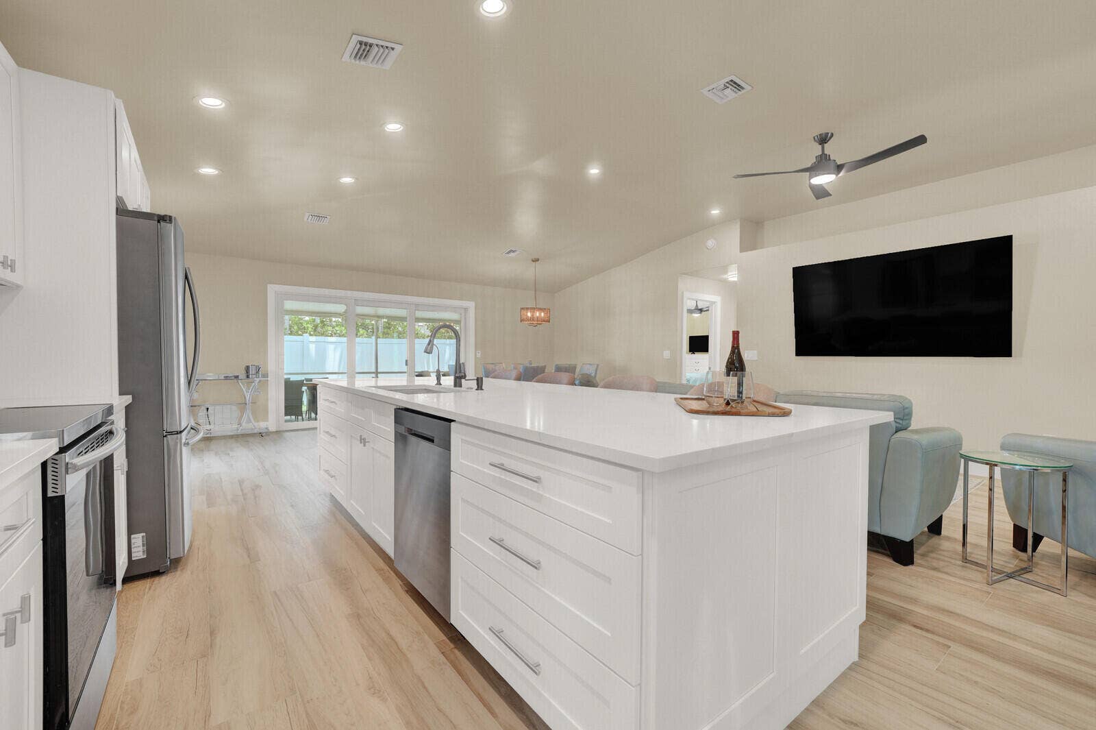 6371 DANIA Street, Jupiter, FL 33458 Kitchen