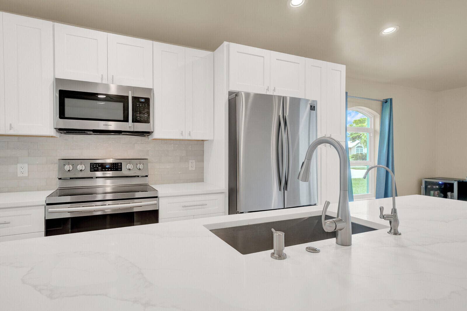 6371 DANIA Street, Jupiter, FL 33458 Kitchen
