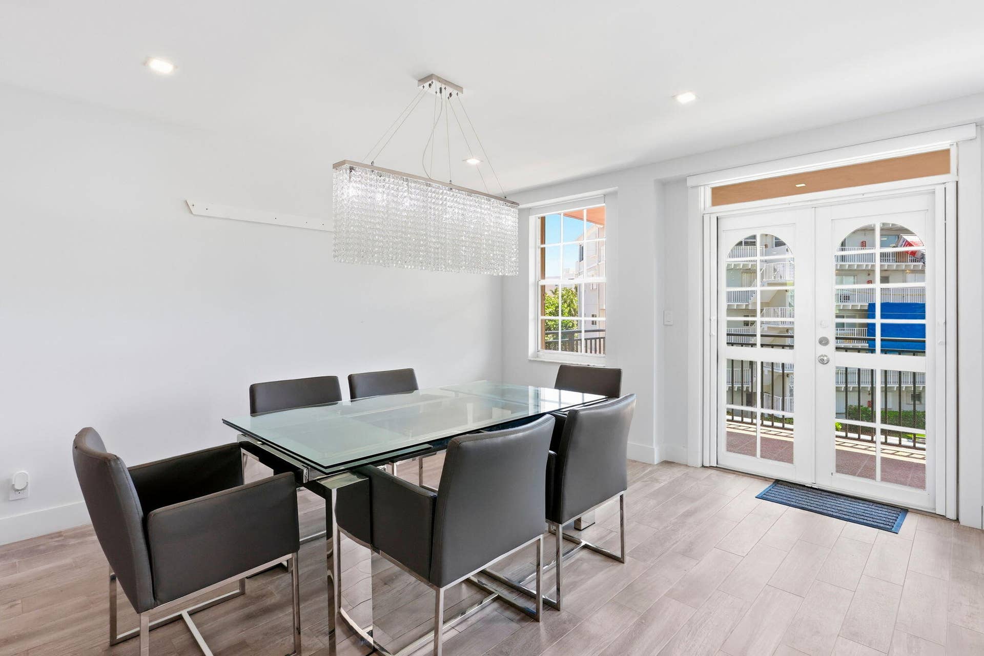 3475 S Ocean Boulevard, #2020, Palm Beach, FL 33480 Dining