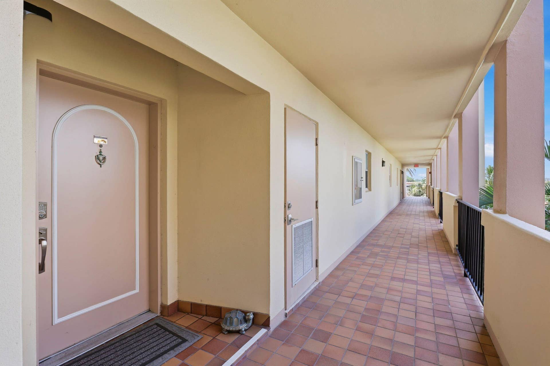 3475 S Ocean Boulevard, #2020, Palm Beach, FL 33480 Entry