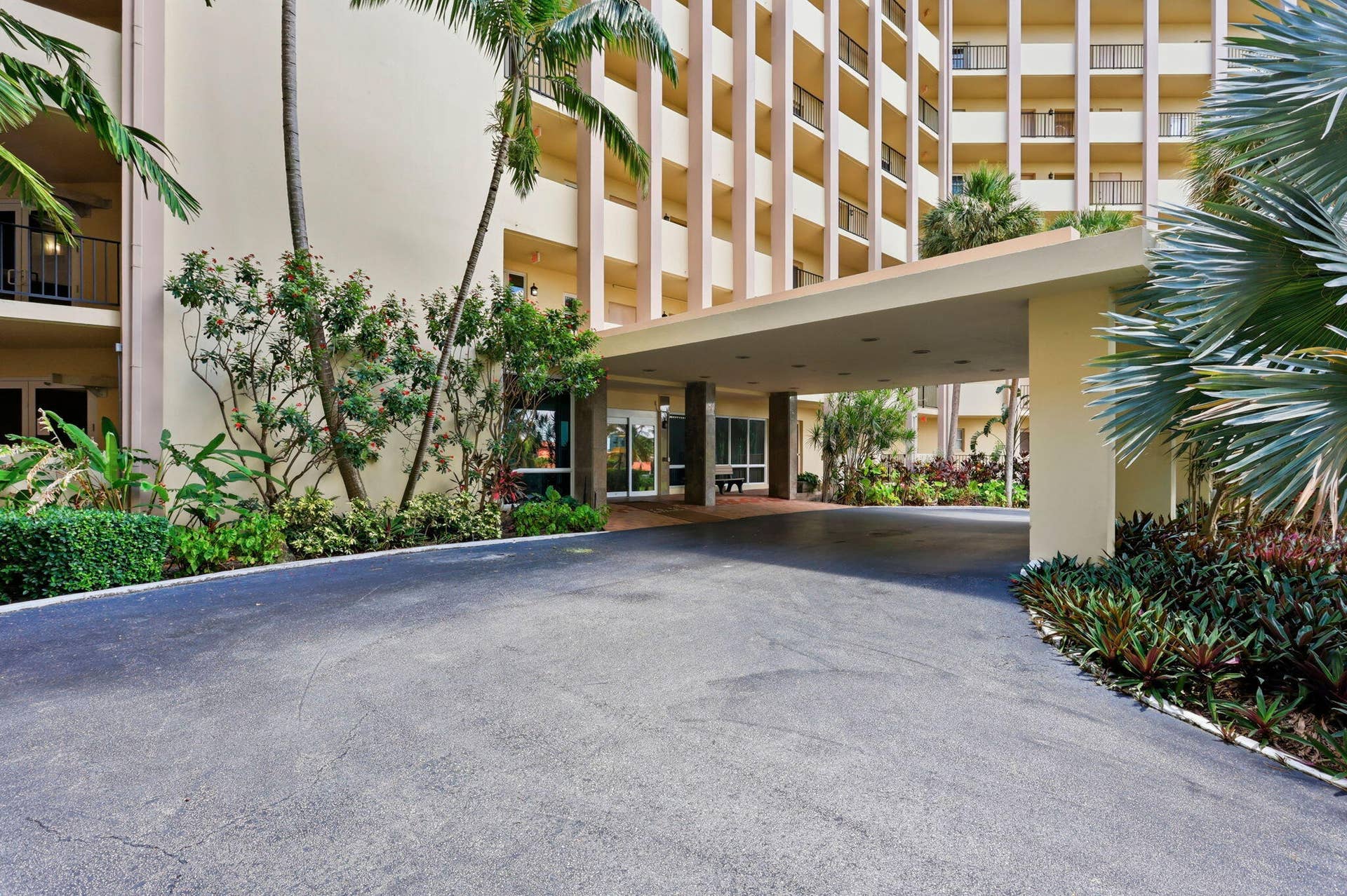 3475 S Ocean Boulevard, #2020, Palm Beach, FL 33480 Entrance