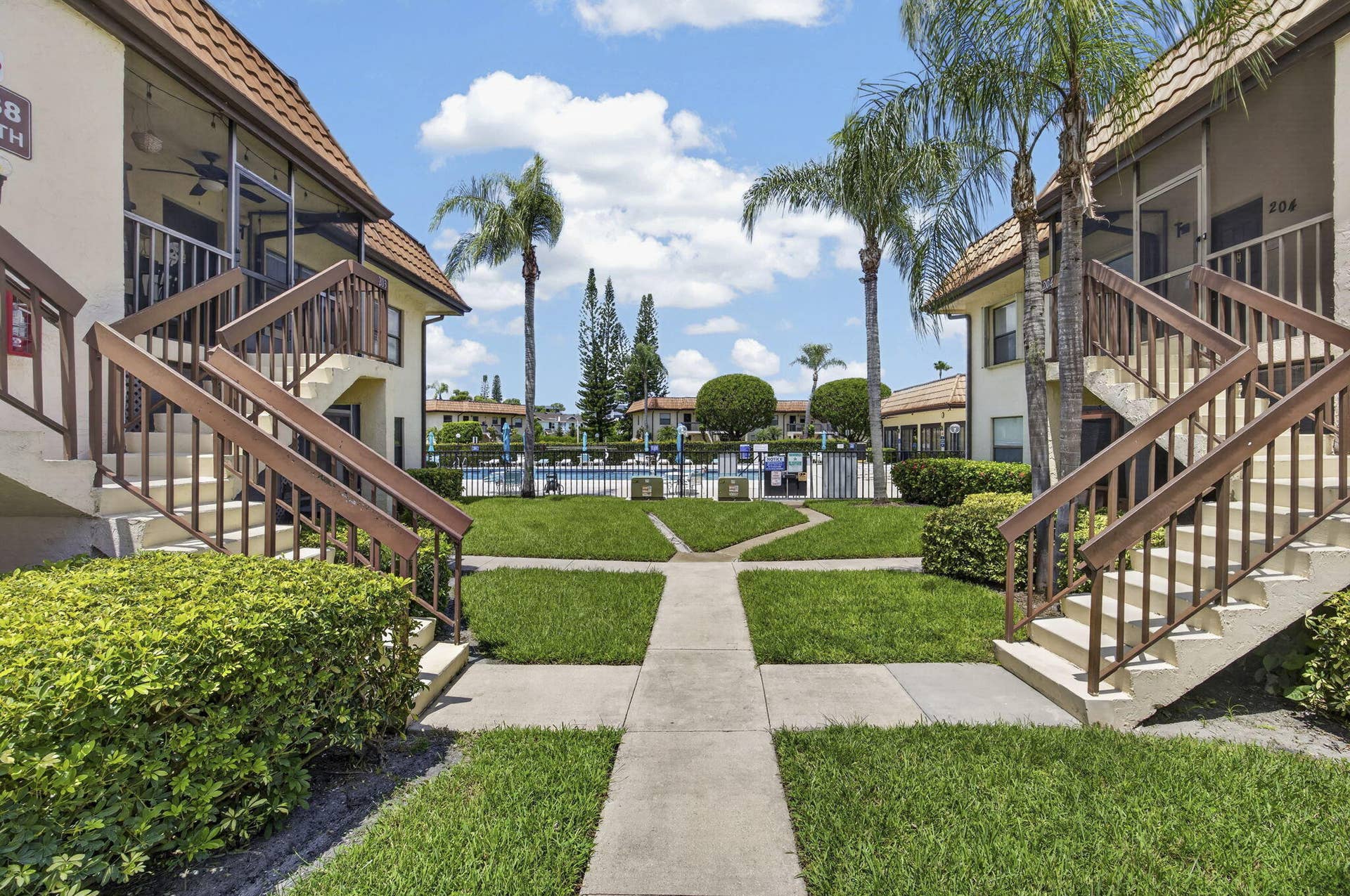 7262 GOLF COLONY Court, #204, Lake Worth, FL 33467 5-web-or-mls-BS1A9221