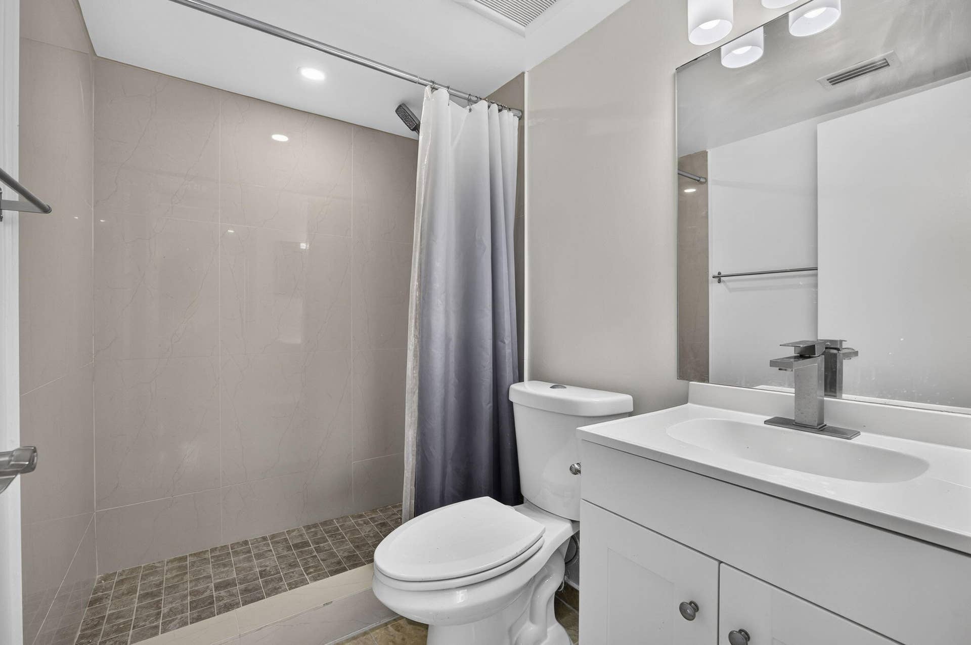 7262 GOLF COLONY Court, #204, Lake Worth, FL 33467 33-web-or-mls-BS1A9271