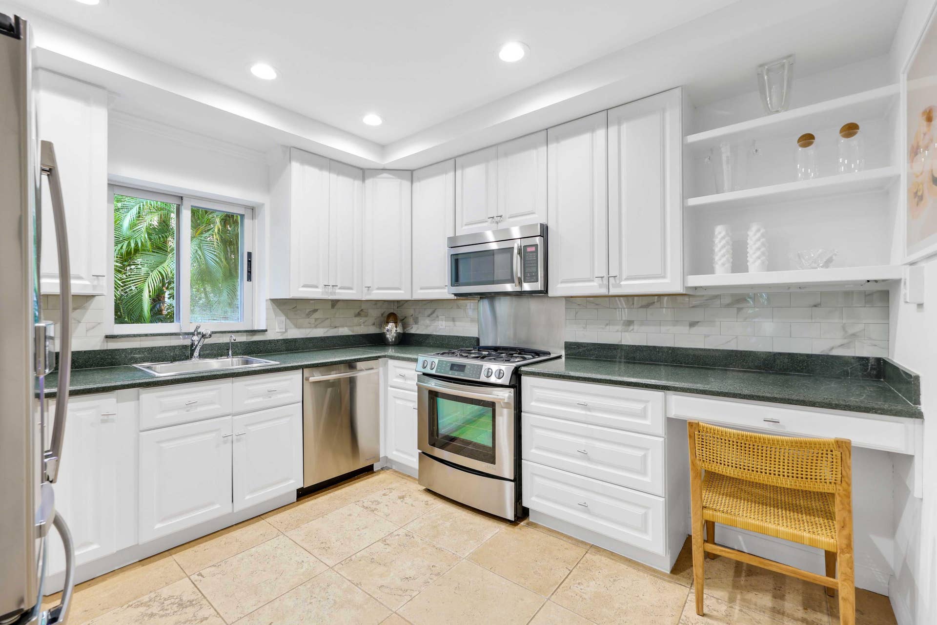 429 Australian Avenue, #3, Palm Beach, FL 33480 Kitchen