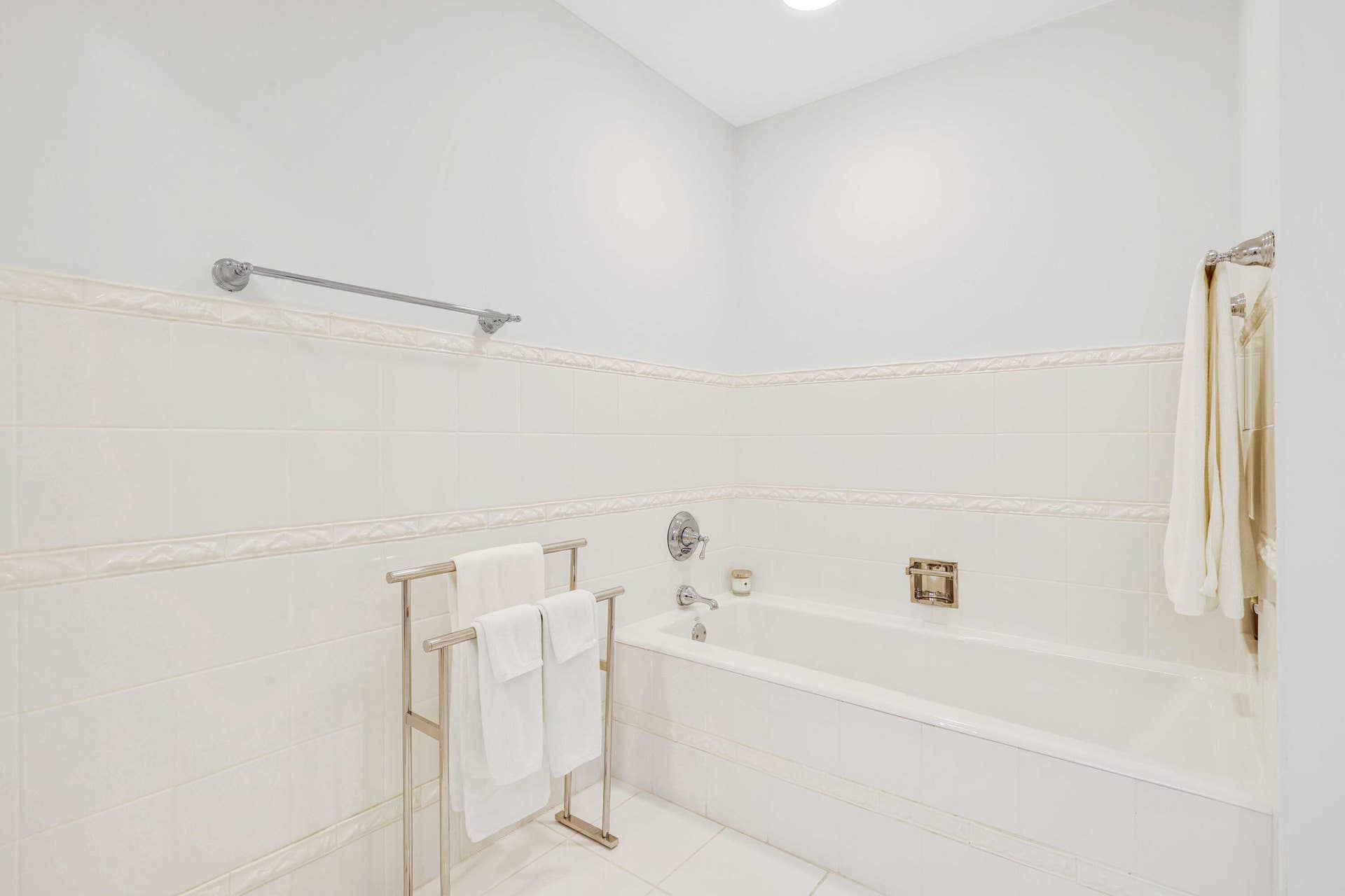 429 Australian Avenue, #3, Palm Beach, FL 33480 Primary Bathroom