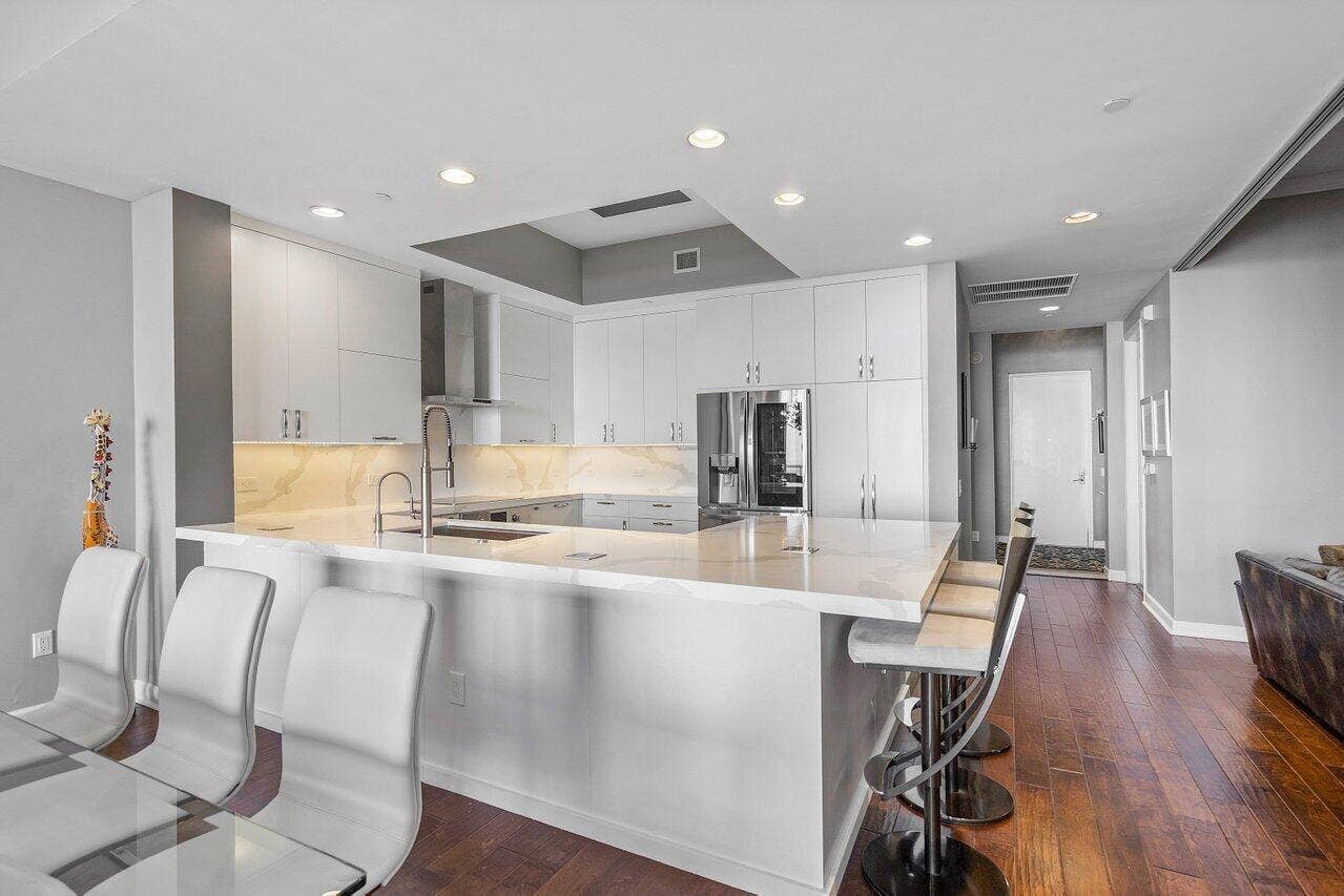 2640 Lake Shore Drive, #2609, Riviera Beach, Riviera Beach, FL 33404 updated modern kitchen
