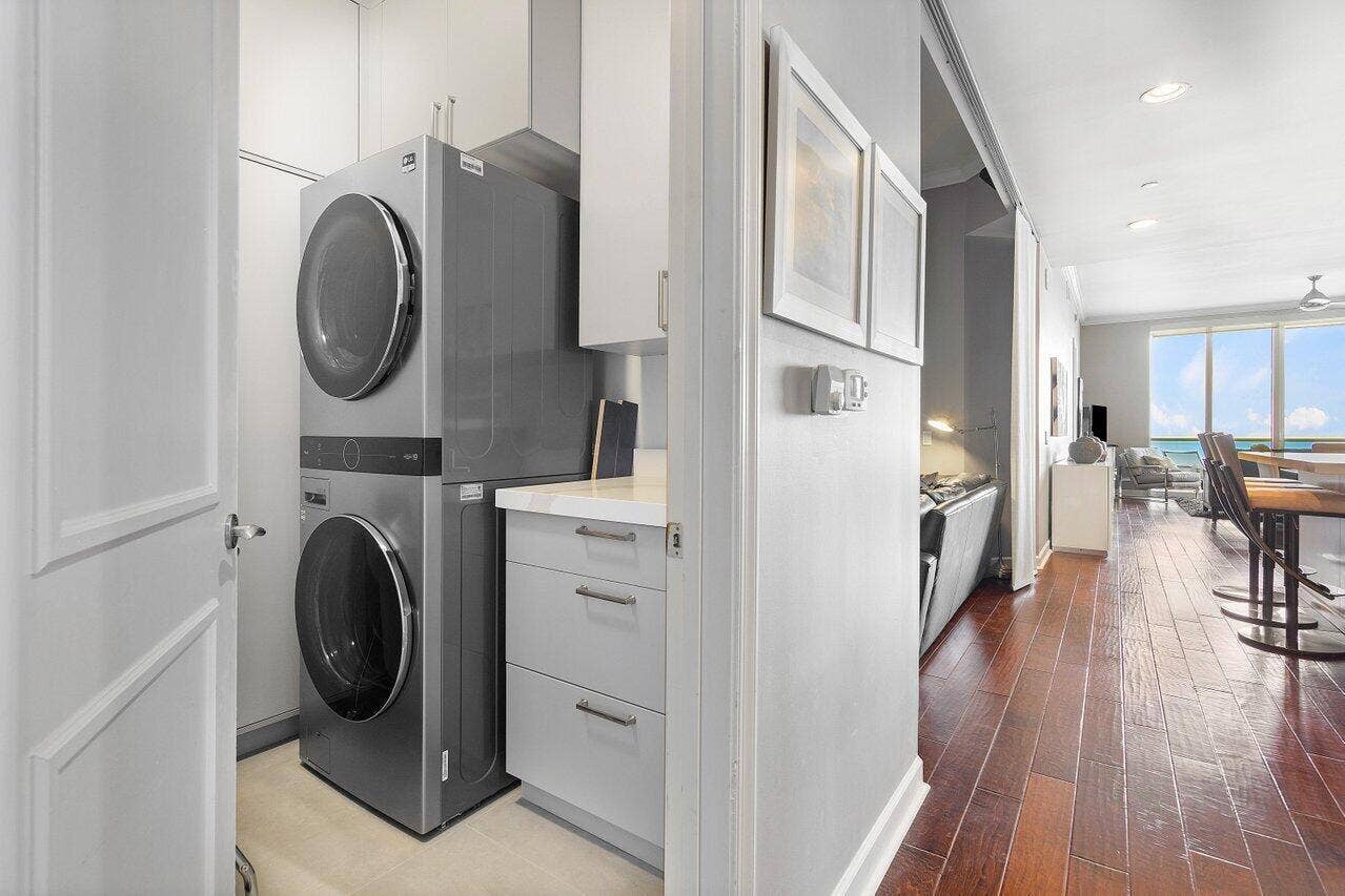 2640 Lake Shore Drive, #2609, Riviera Beach, Riviera Beach, FL 33404 laundry room
