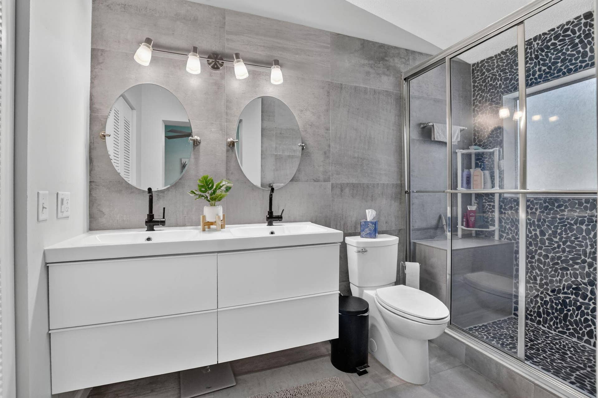 2260 Discovery Circle W, Deerfield Beach, FL 33442 Primary en suite