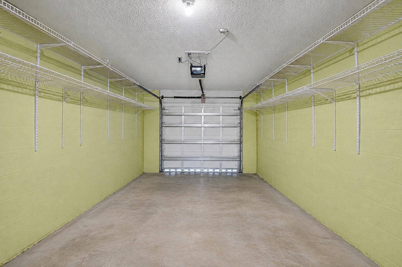 2260 Discovery Circle W, Deerfield Beach, FL 33442 Garage