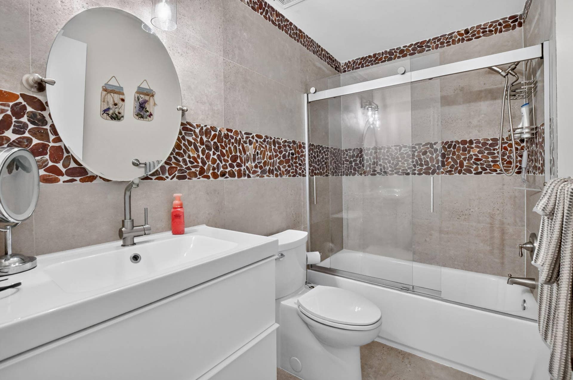 2260 Discovery Circle W, Deerfield Beach, FL 33442 Guest En Suite