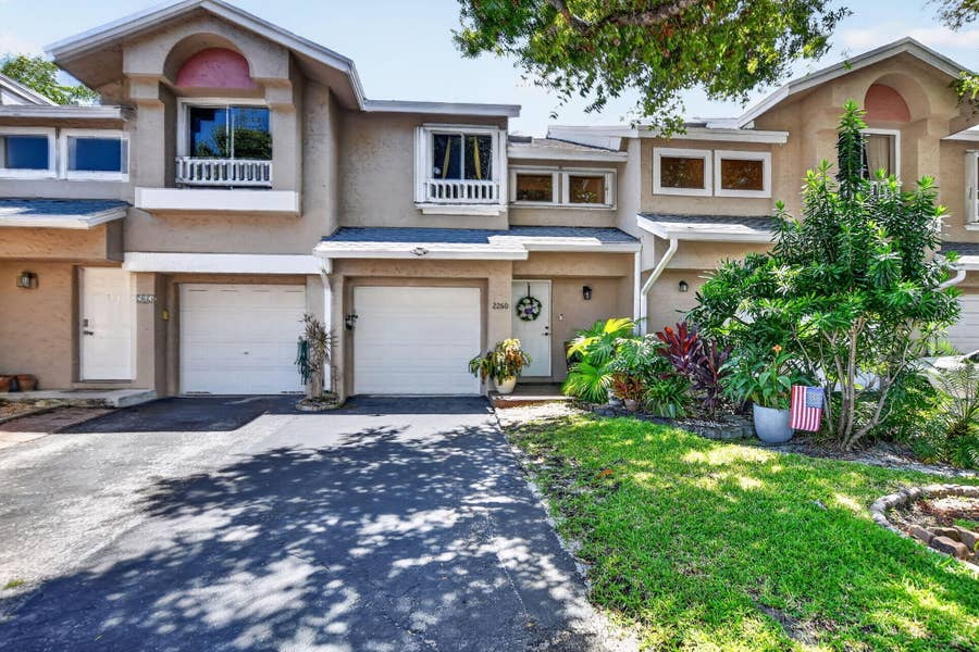 Property photo for 2260 Discovery Circle W, Deerfield Beach, FL