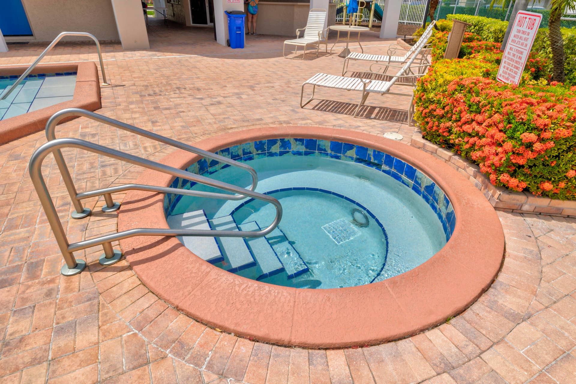 2260 Discovery Circle W, Deerfield Beach, FL 33442 Hot Tub