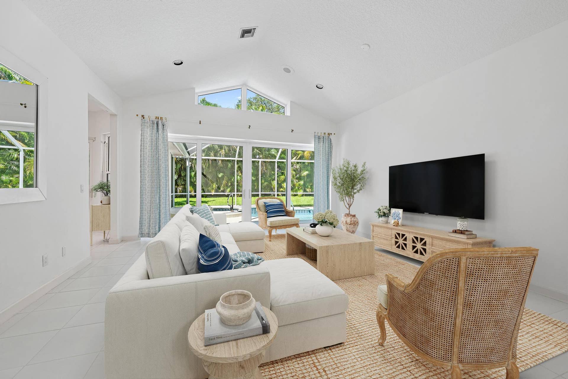 18504 SE Heritage Oaks Lane, Jupiter, FL 33469 Virtually Staged Living