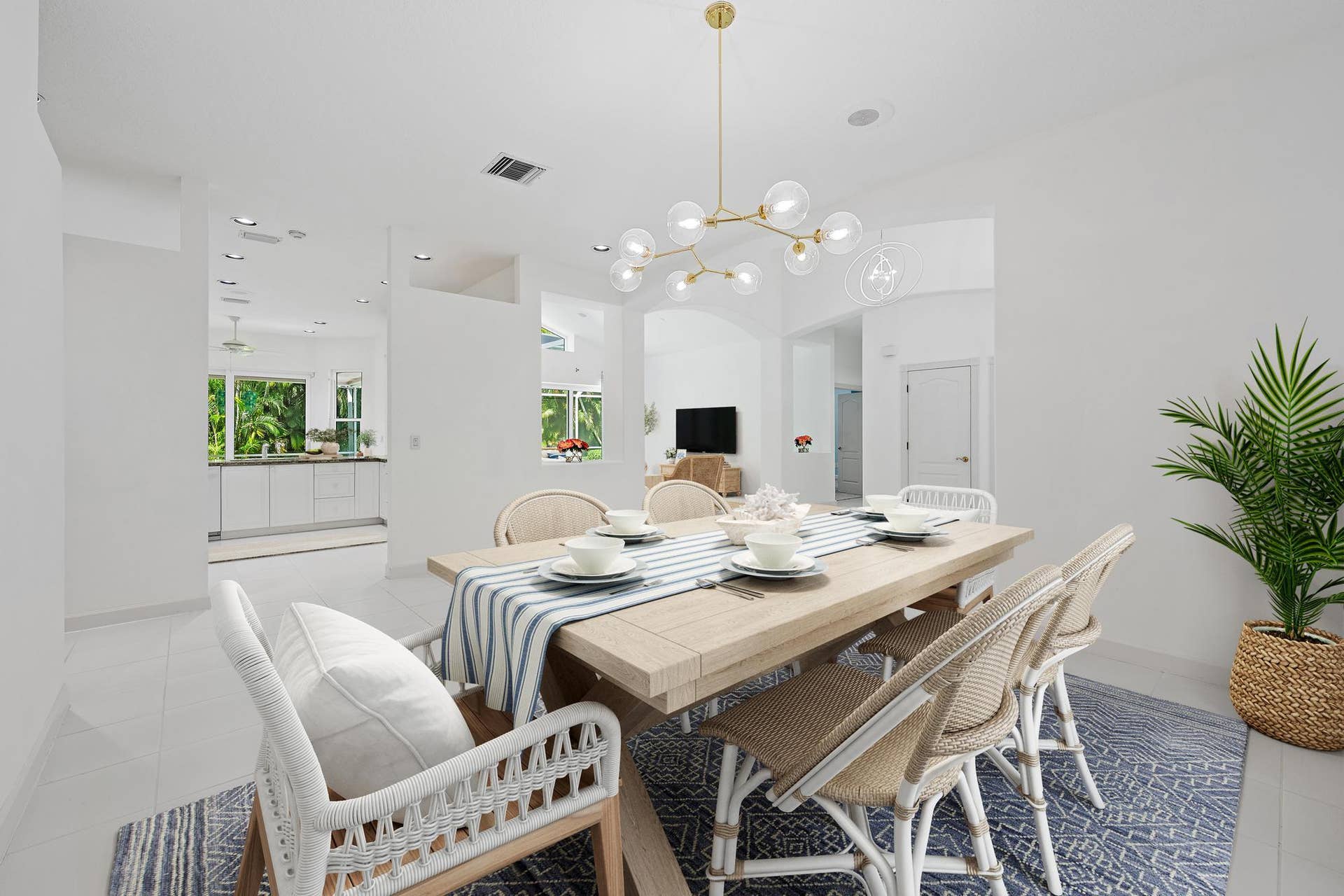 18504 SE Heritage Oaks Lane, Jupiter, FL 33469 Virtually Staged Dining