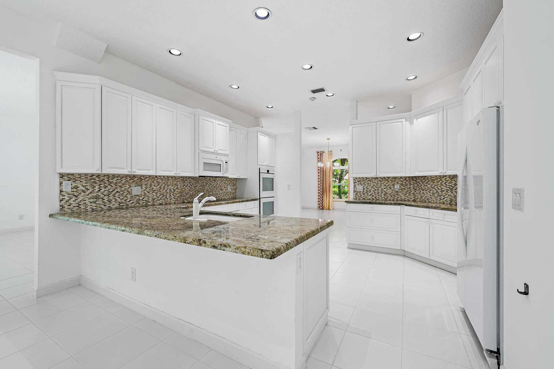 18504 SE Heritage Oaks Lane, Jupiter, FL 33469 Kitchen