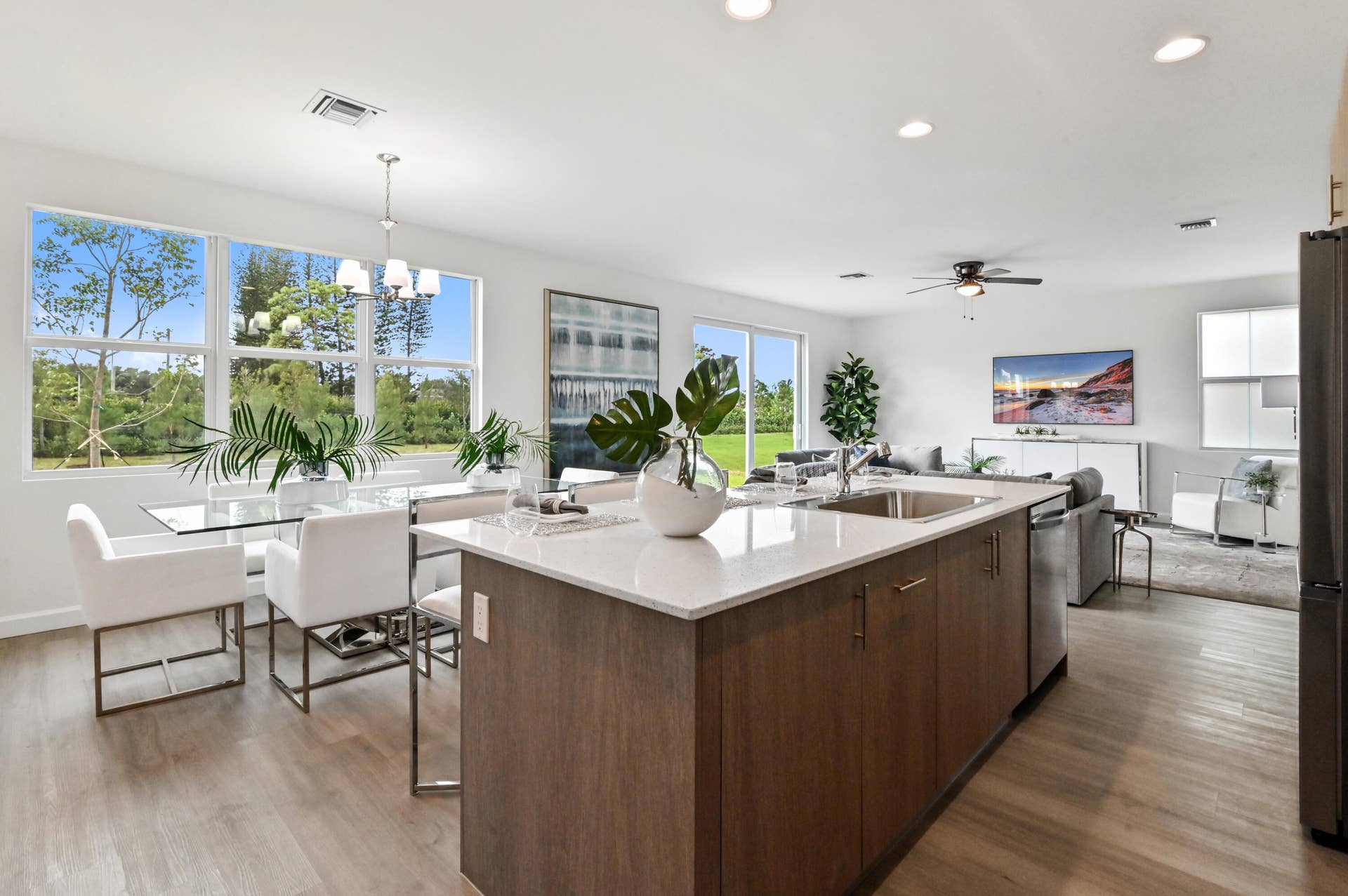 6275 Tenor Drive, West Palm Beach, FL 33413 23 Kitchen 06