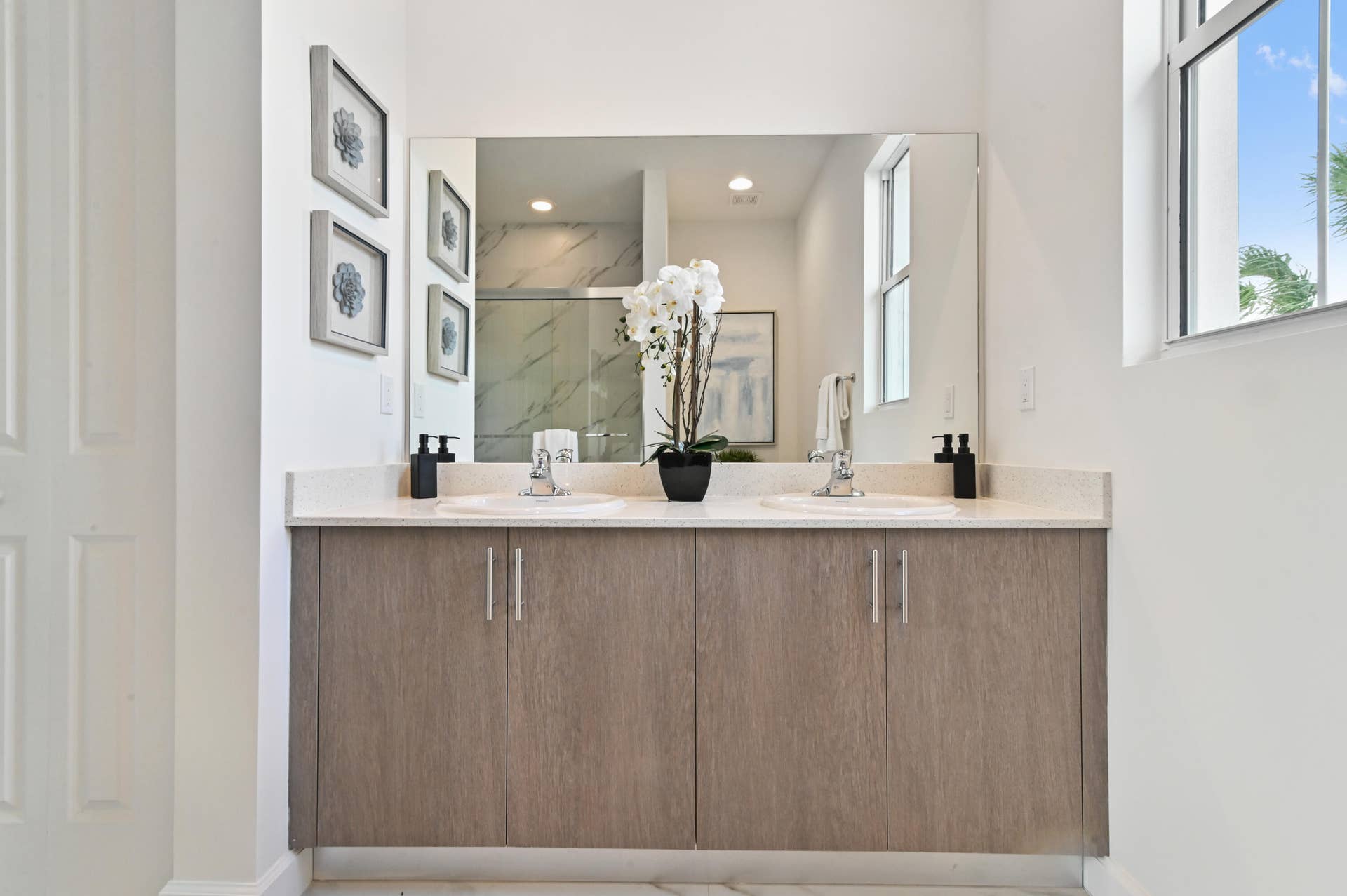 6275 Tenor Drive, West Palm Beach, FL 33413 41 Bathroom 02