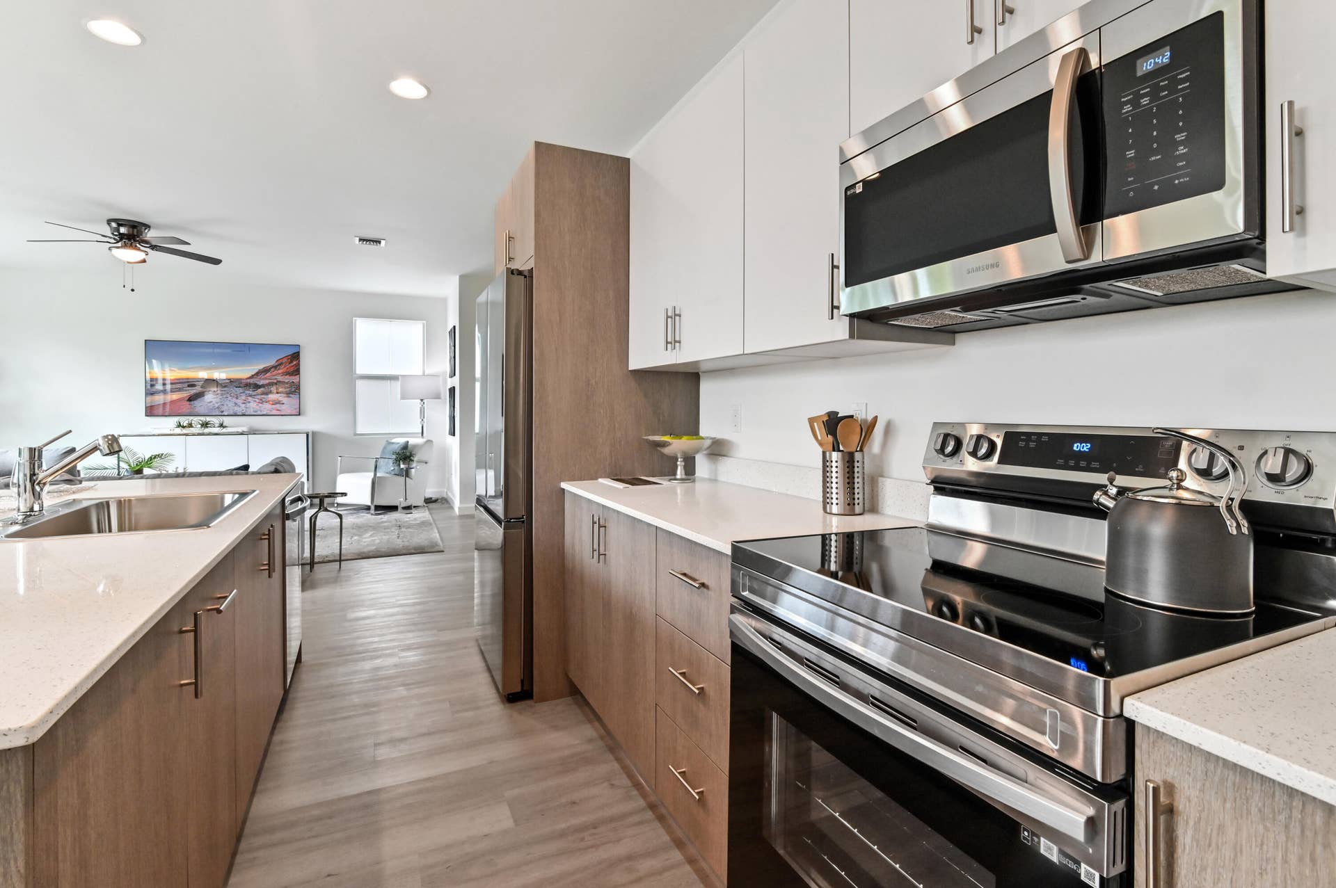 6275 Tenor Drive, West Palm Beach, FL 33413 22 Kitchen 05