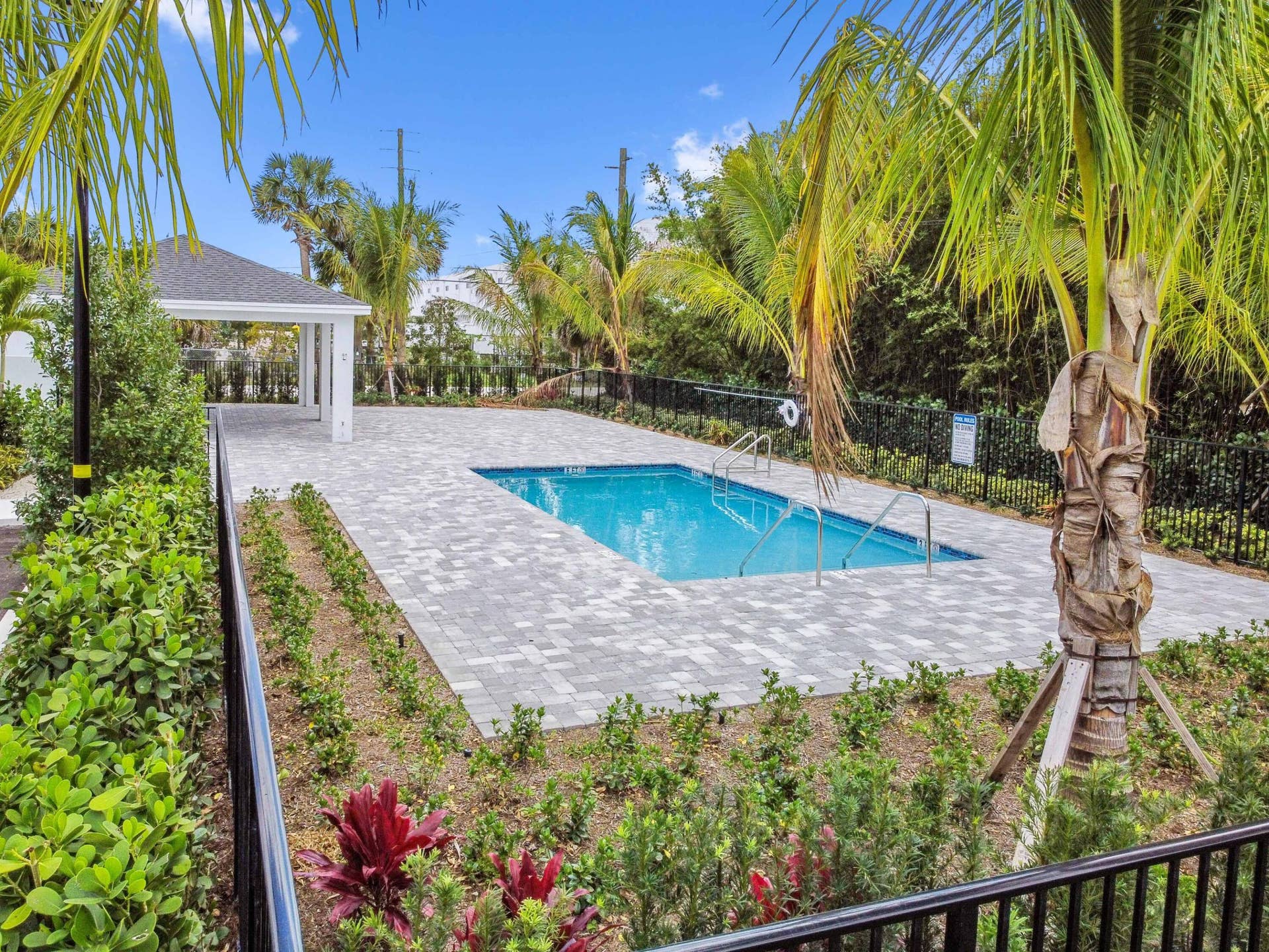 6275 Tenor Drive, West Palm Beach, FL 33413 05 pool 04