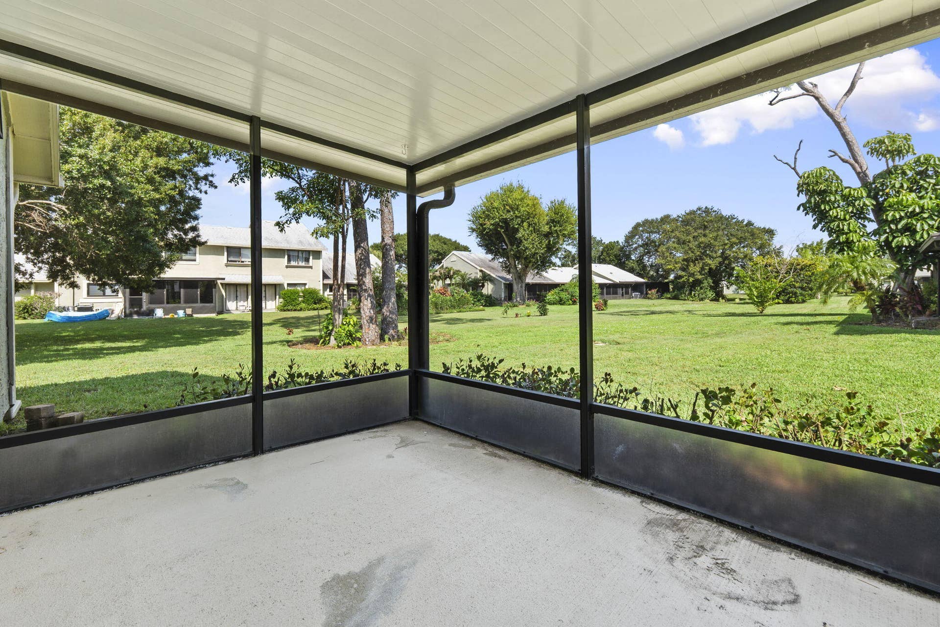 1431 SE COLCHESTER Circle, Port St Lucie, FL 34952 Screened patio