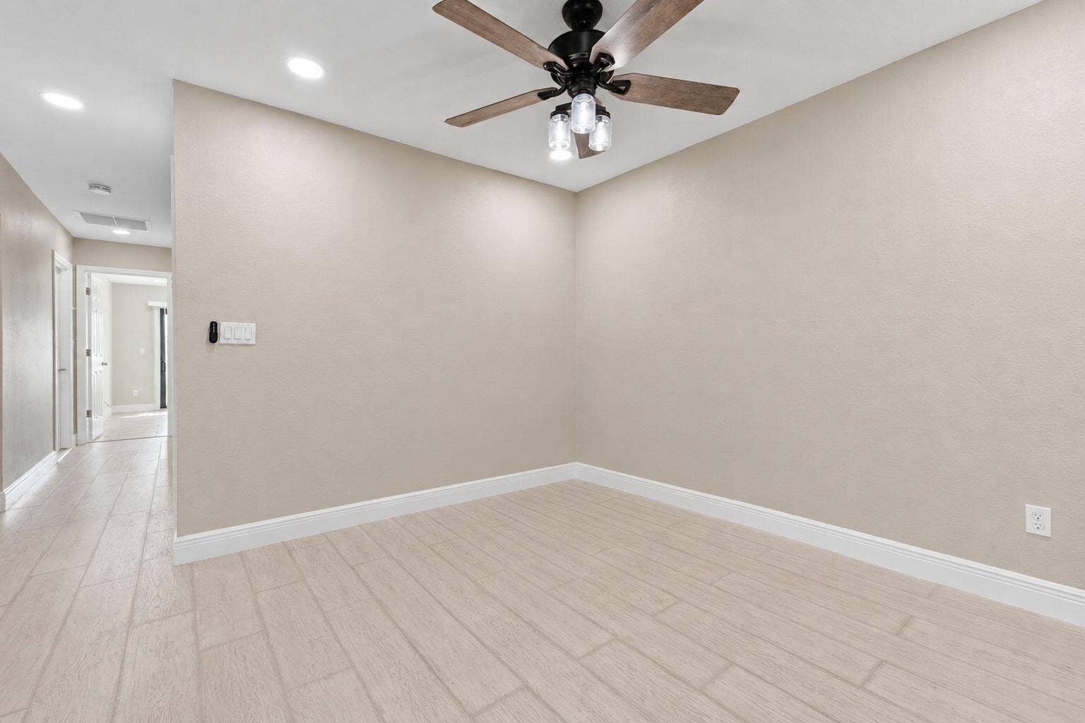 1431 SE COLCHESTER Circle, Port St Lucie, FL 34952 Dining area