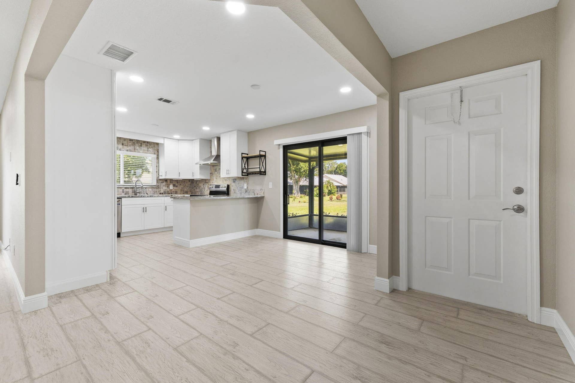 1431 SE COLCHESTER Circle, Port St Lucie, FL 34952 Entrance