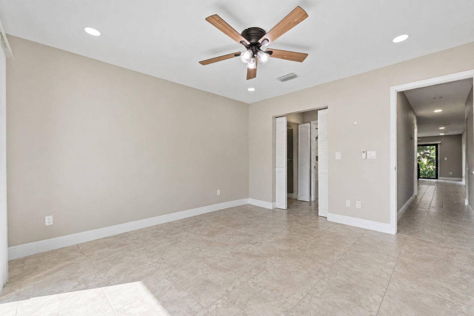 1431 SE COLCHESTER Circle, Port St Lucie, FL 34952 Primary bed
