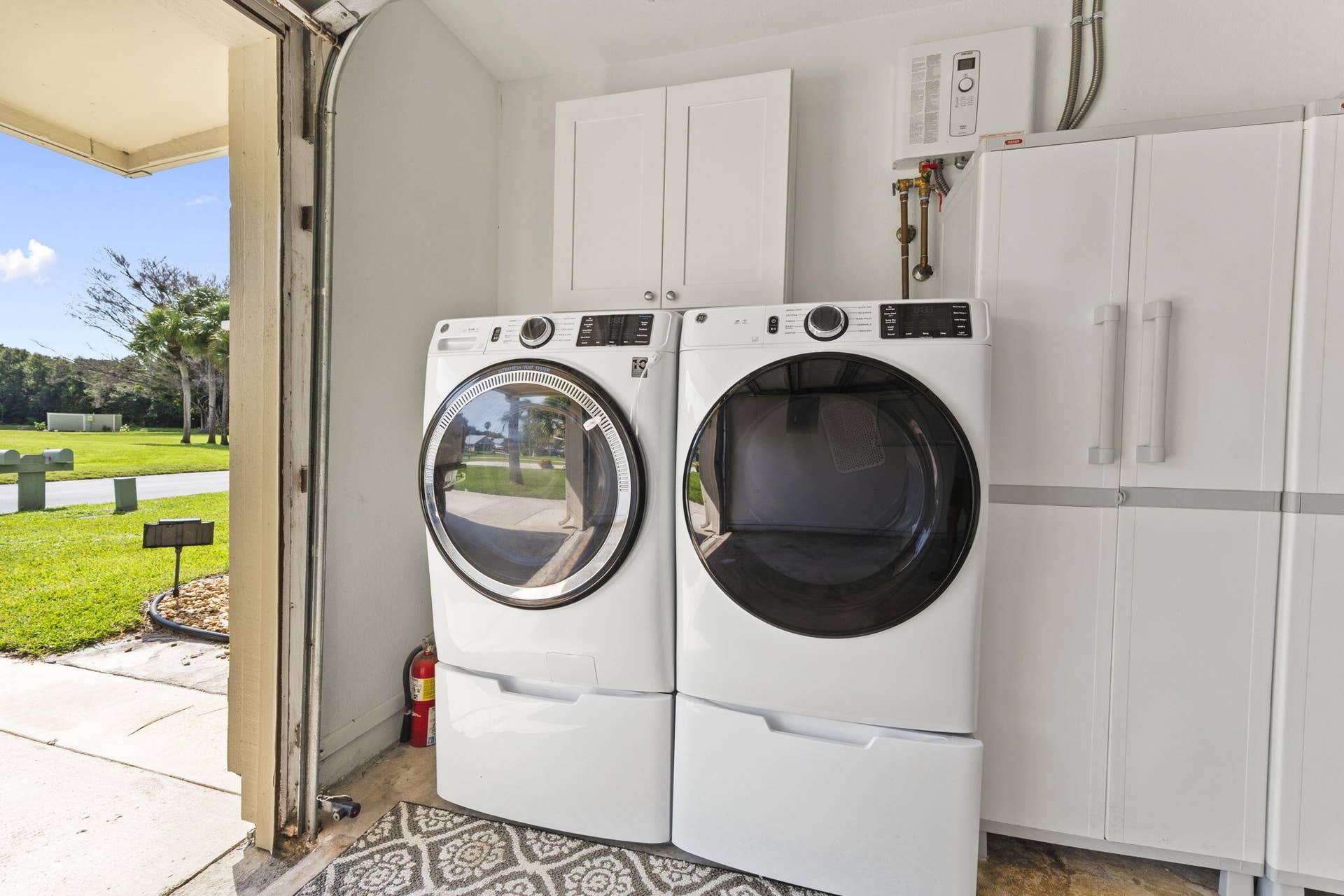 1431 SE COLCHESTER Circle, Port St Lucie, FL 34952 Washer/dryer