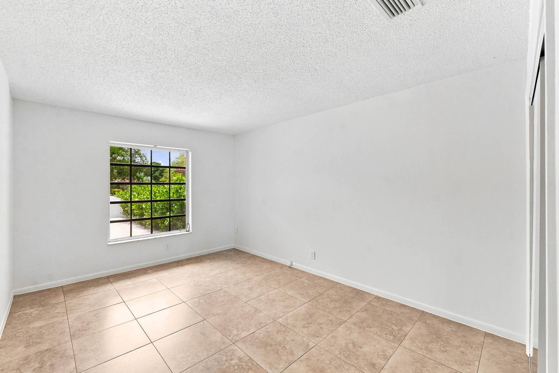 3310 NW 90th Avenue, #N, Coral Springs, FL 33065 Third Bedroom