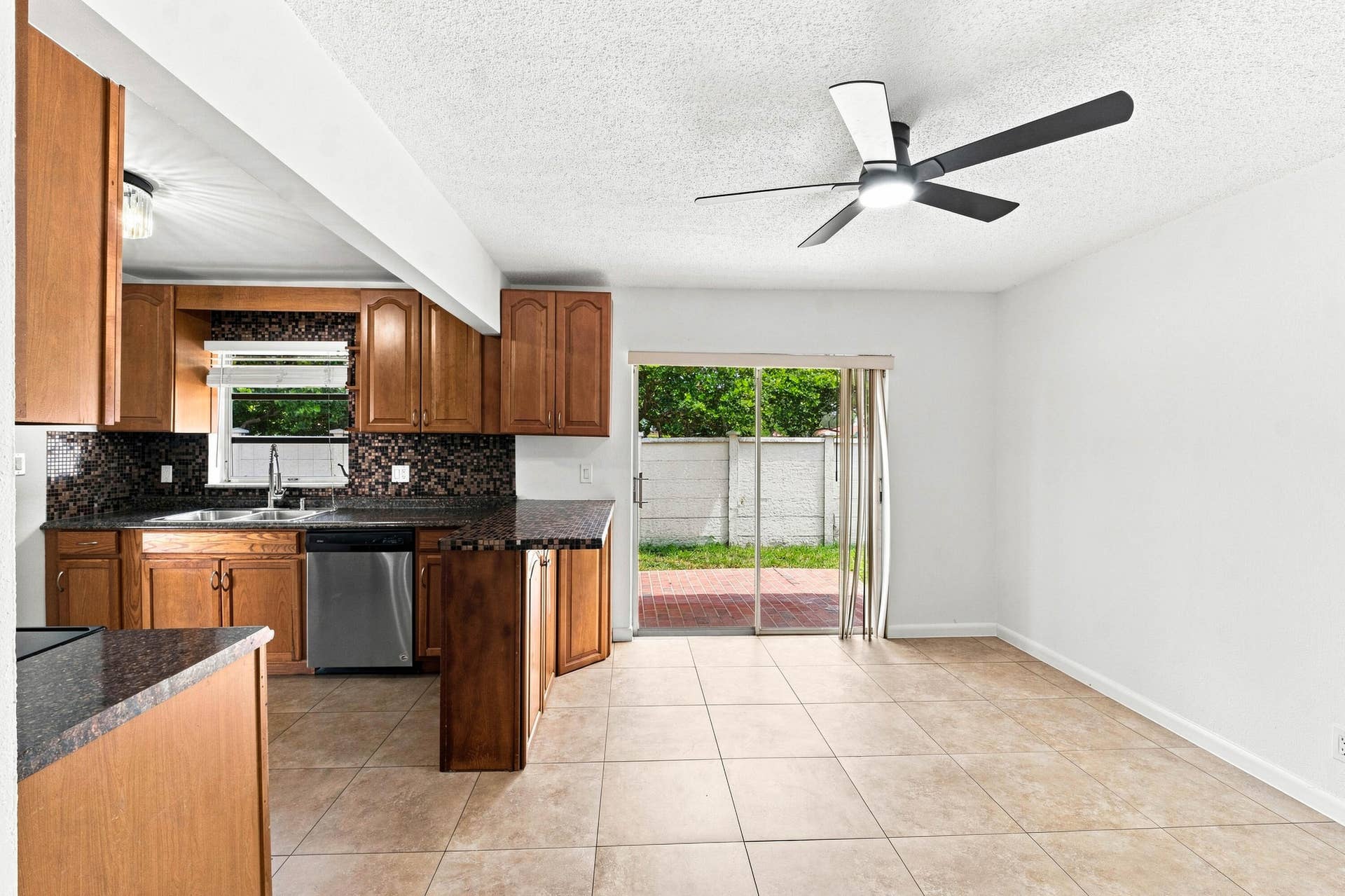 3310 NW 90th Avenue, #N, Coral Springs, FL 33065 Dining Area