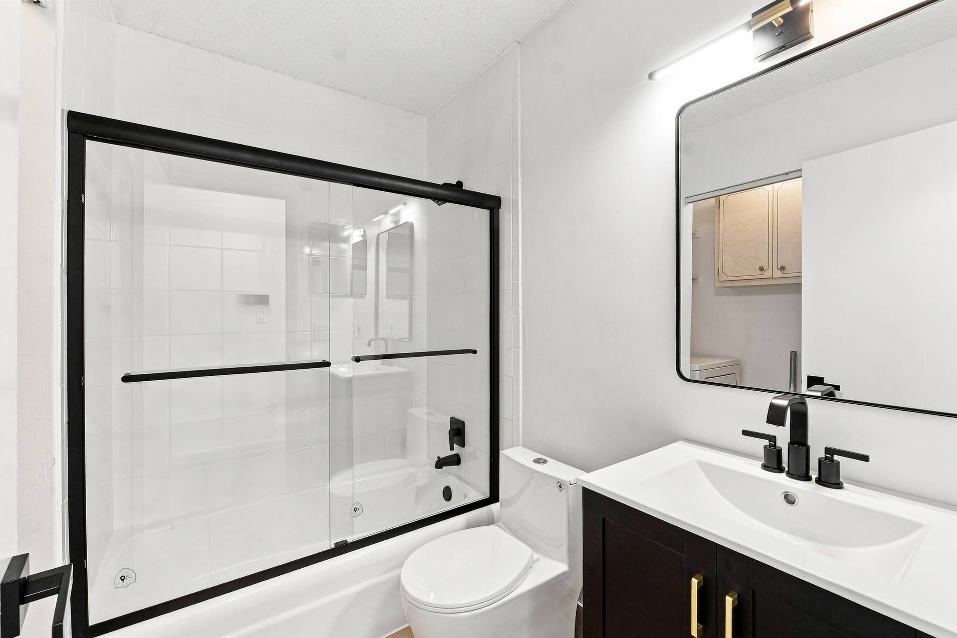 3310 NW 90th Avenue, #N, Coral Springs, FL 33065 Second Bathroom