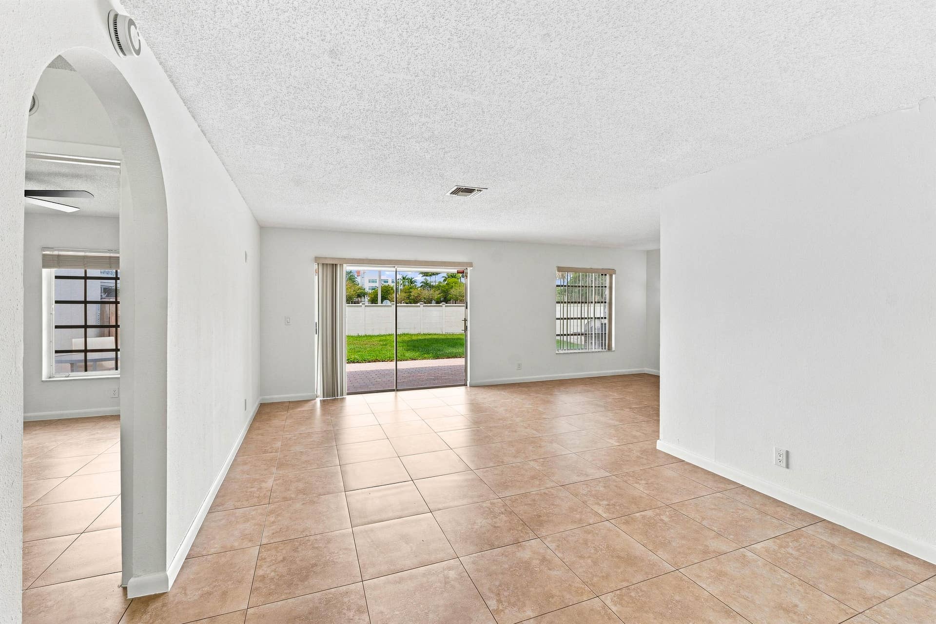 3310 NW 90th Avenue, #N, Coral Springs, FL 33065 Living Area