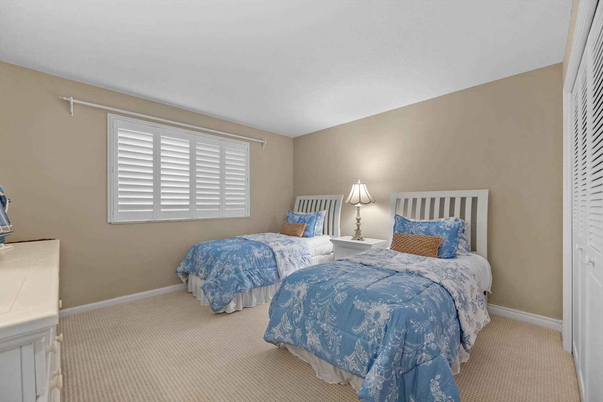 350 Beach Rd 204