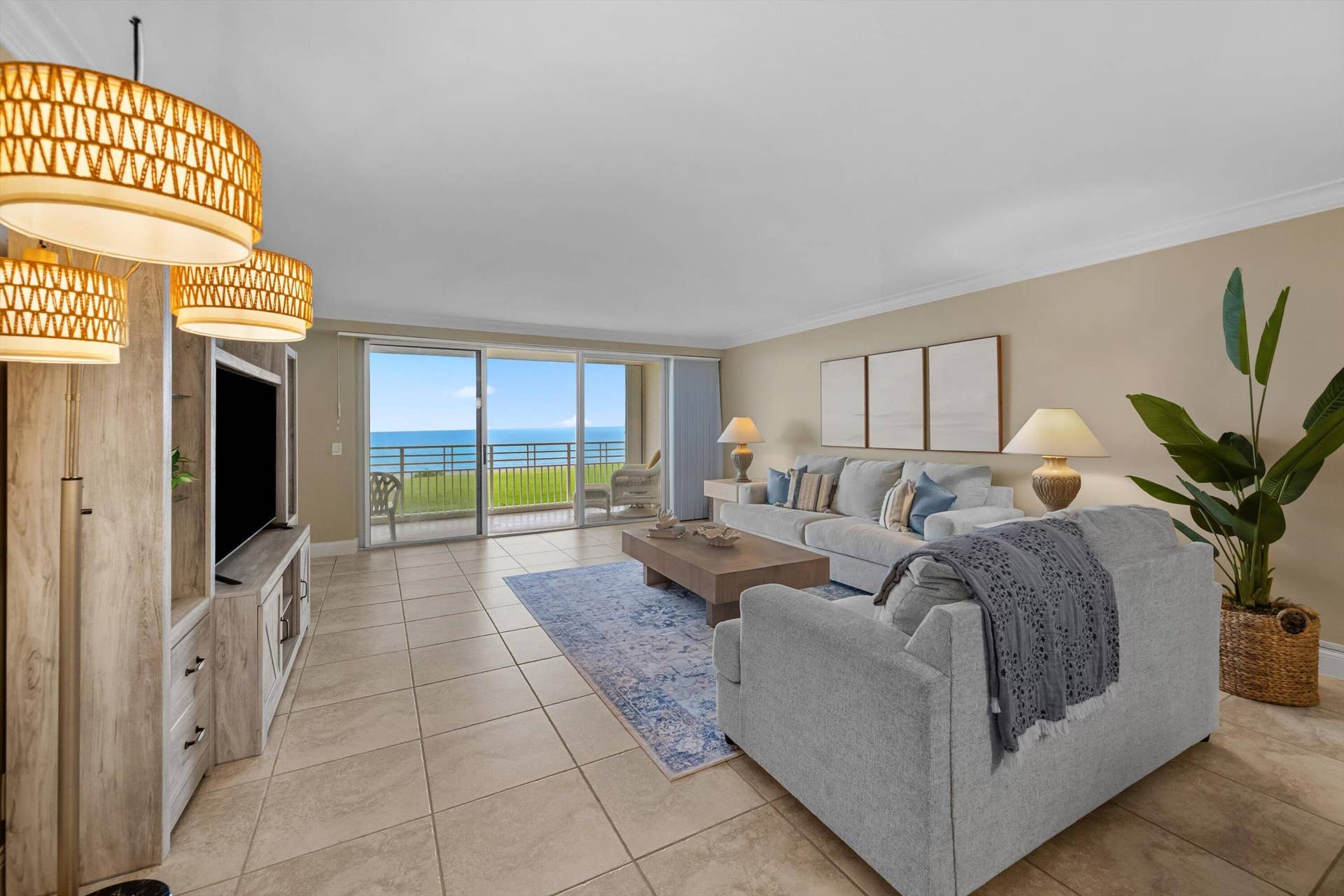 350 Beach Rd 204