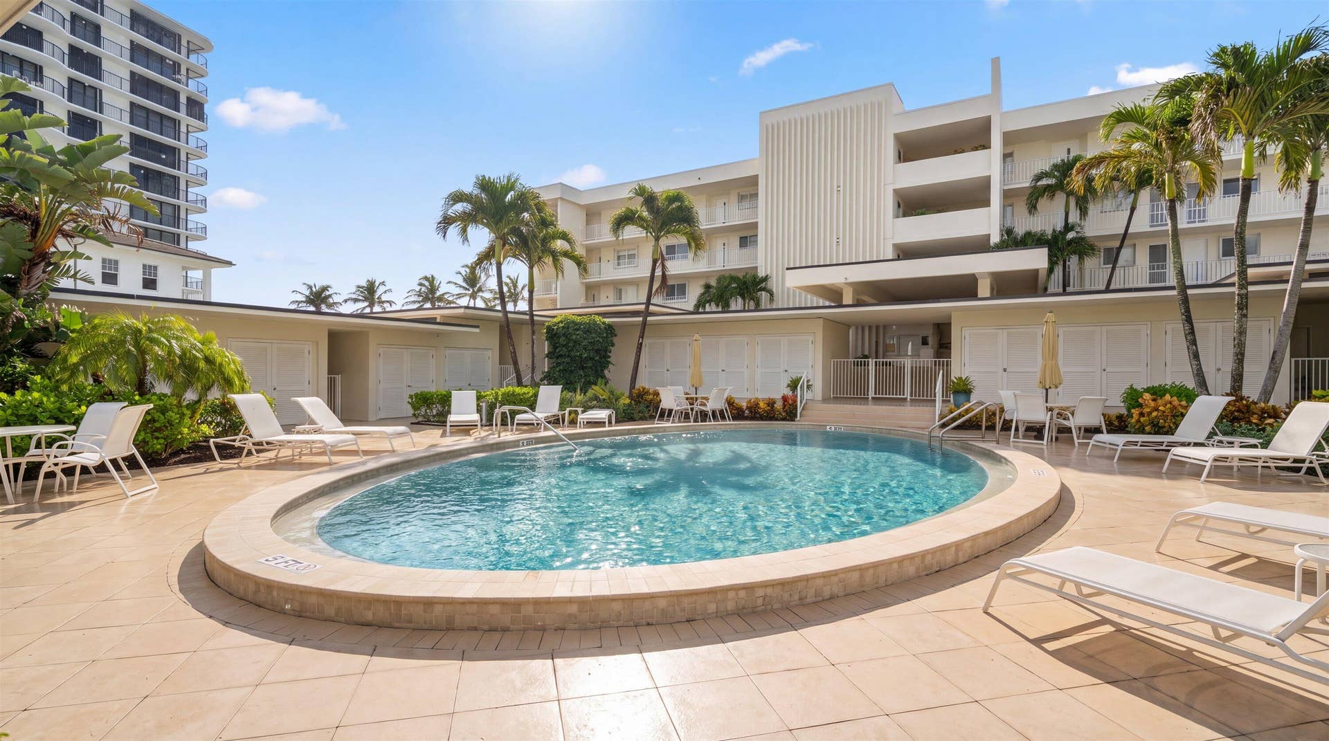 350 Beach Rd 204