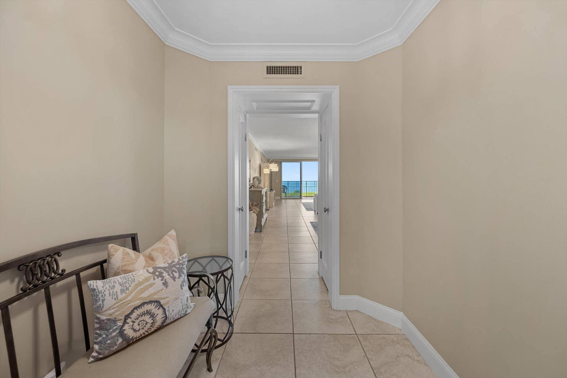 350 Beach Rd 204