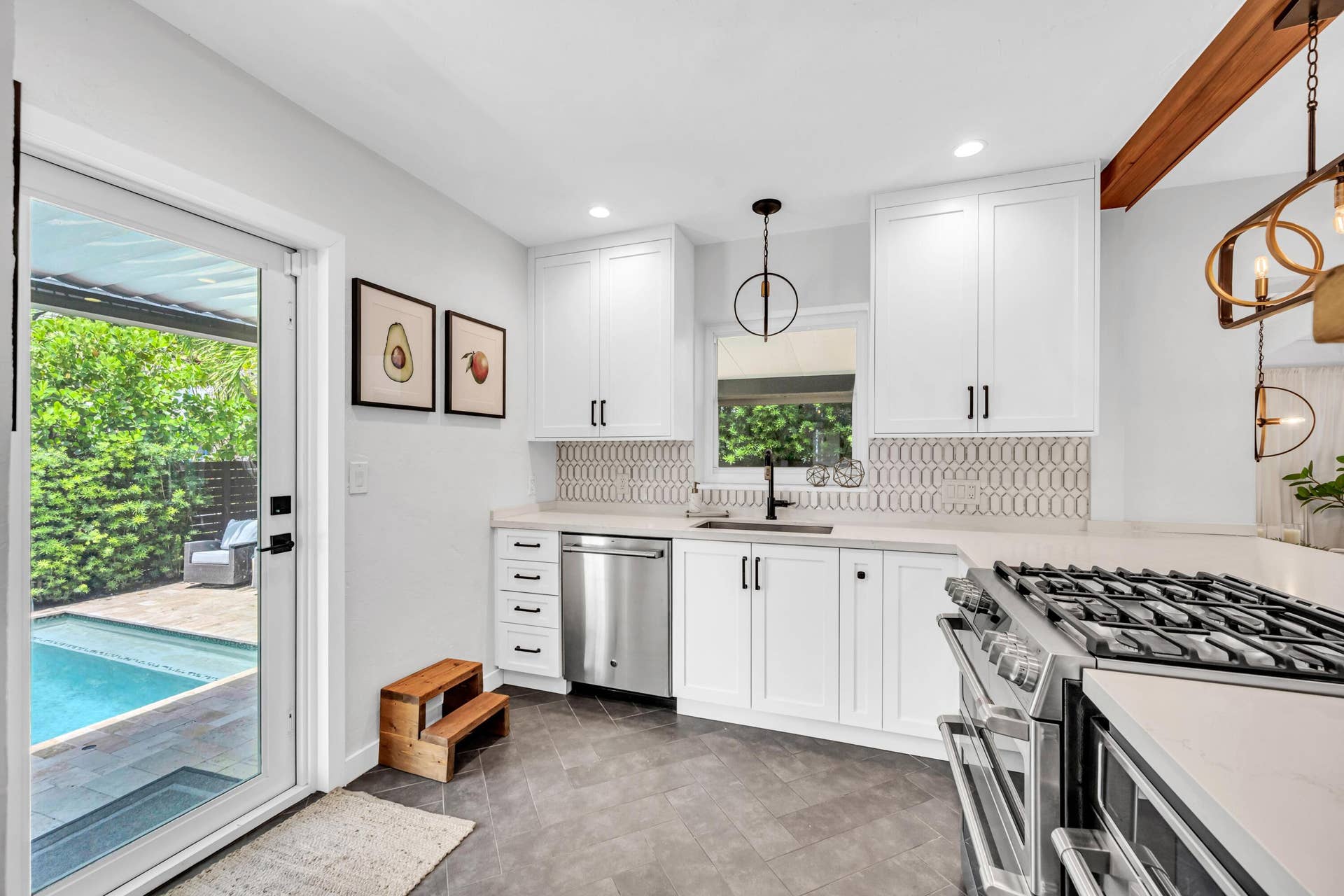 748 NE 17th Way, Fort Lauderdale, Fort Lauderdale, FL 33304 748 NE 17TH WAY--26