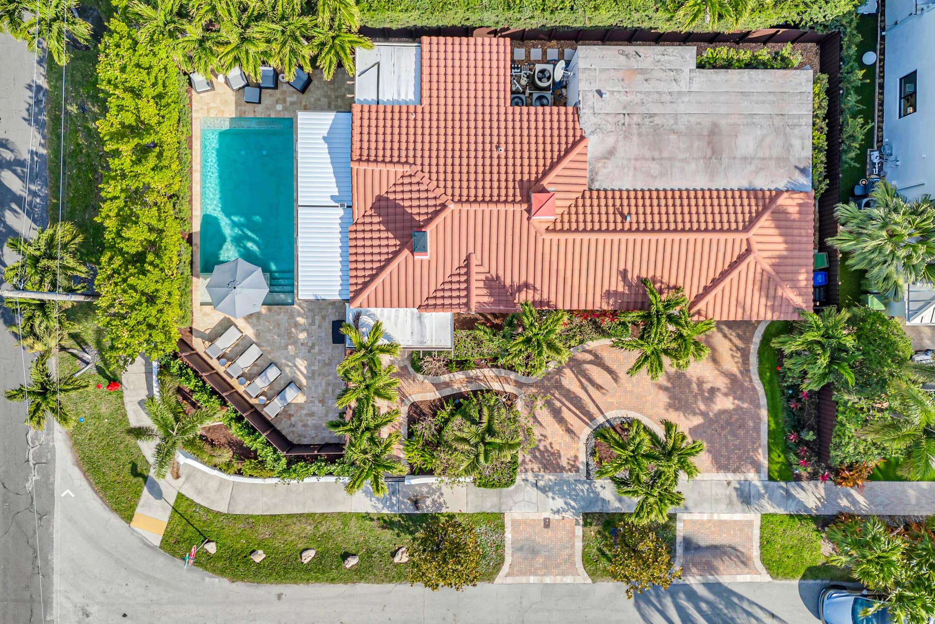 748 NE 17th Way, Fort Lauderdale, Fort Lauderdale, FL 33304 748 NE 17TH WAY-89